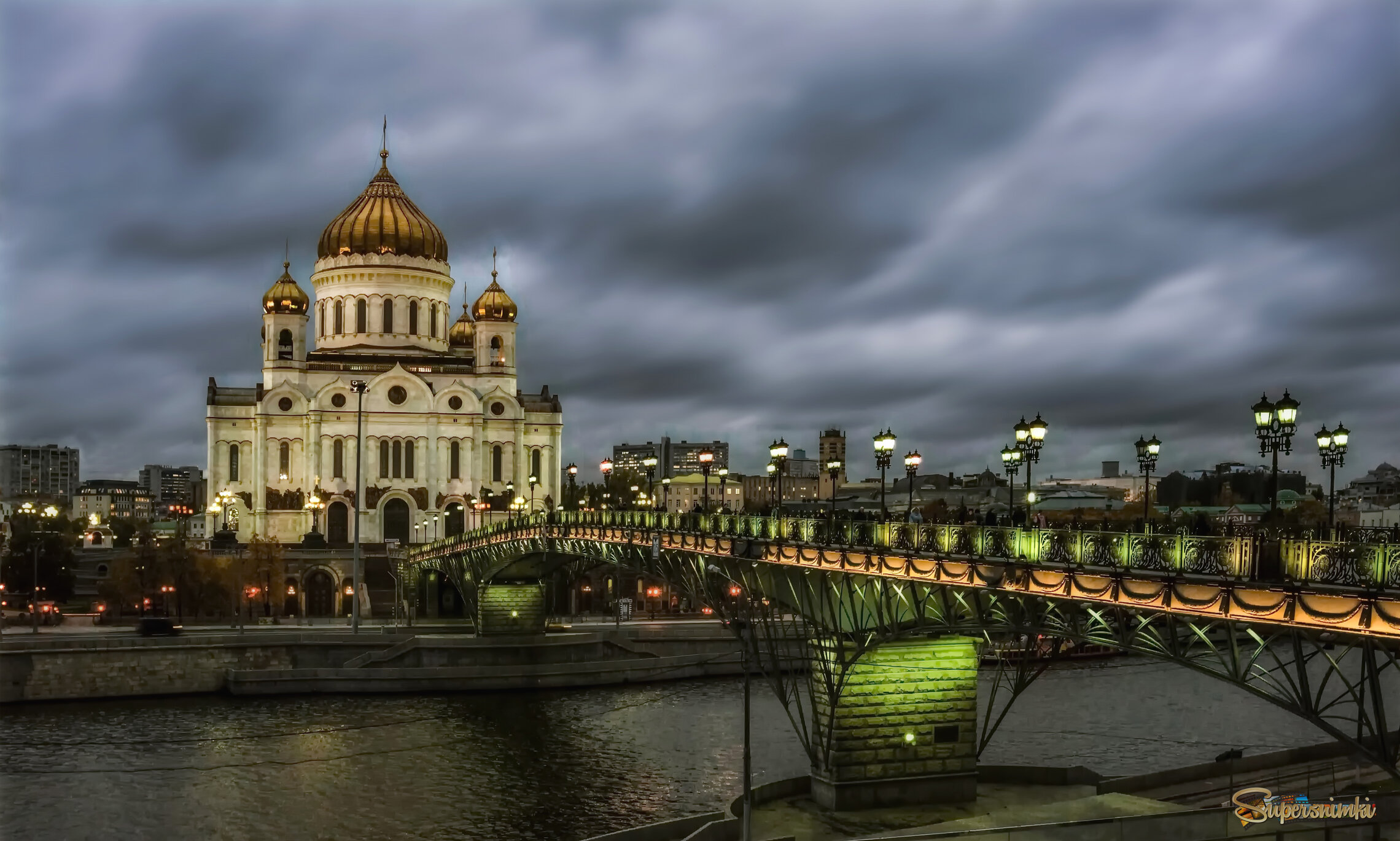 У Патриаршего моста