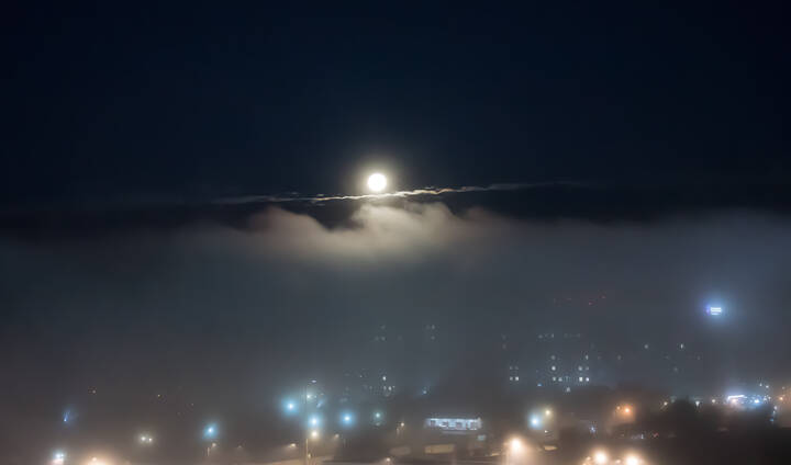 Город в тумане.