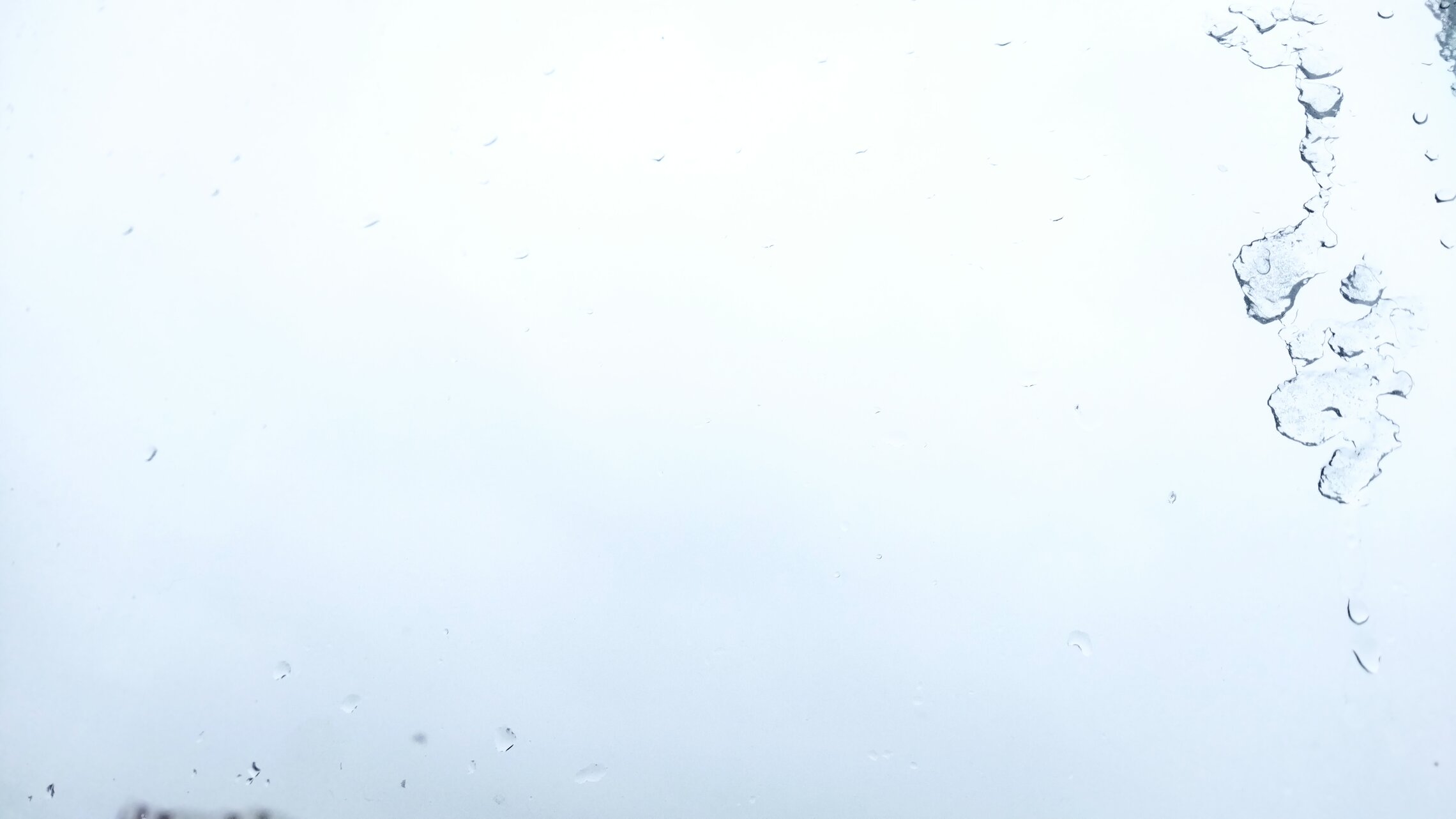 за окном метель