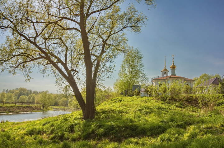 В весенней нежной дымке