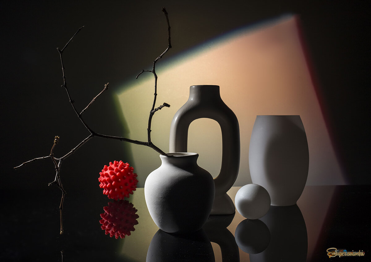 "Керамика и красный шарик"