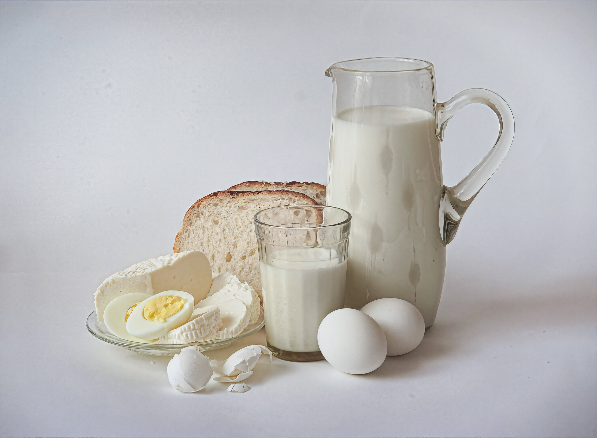 В светлых тонах.