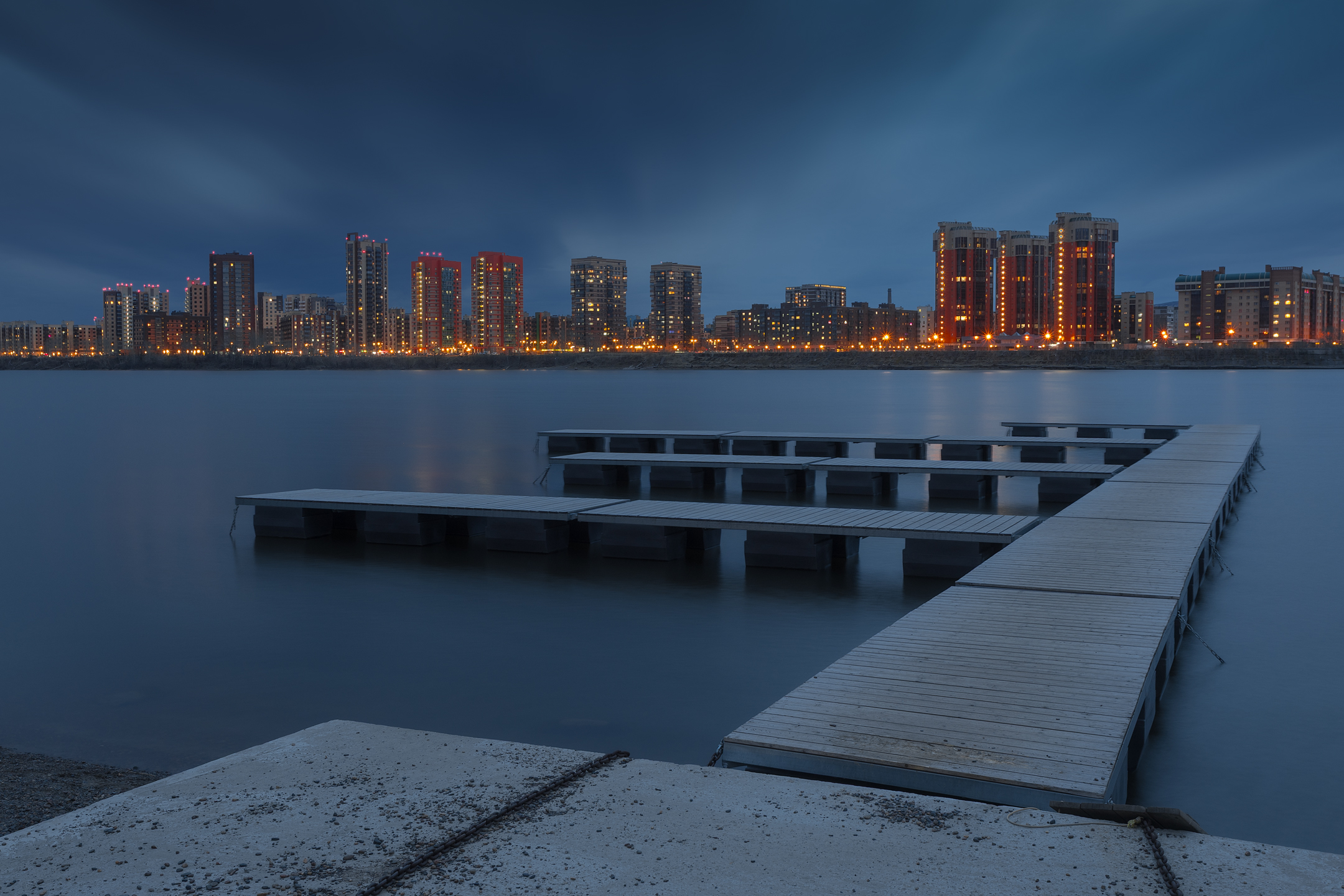 город засыпает