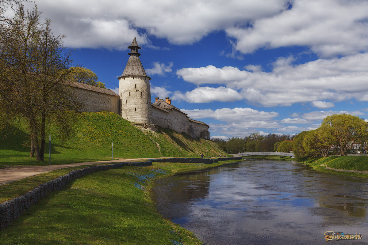 Май...По берегу Псковы... 