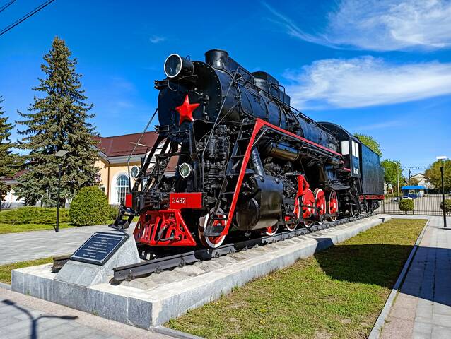 Паровоз - памятник Л-3482 