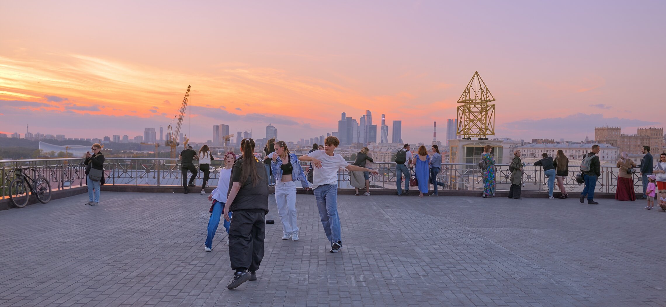 Вечер на смотровой площадке