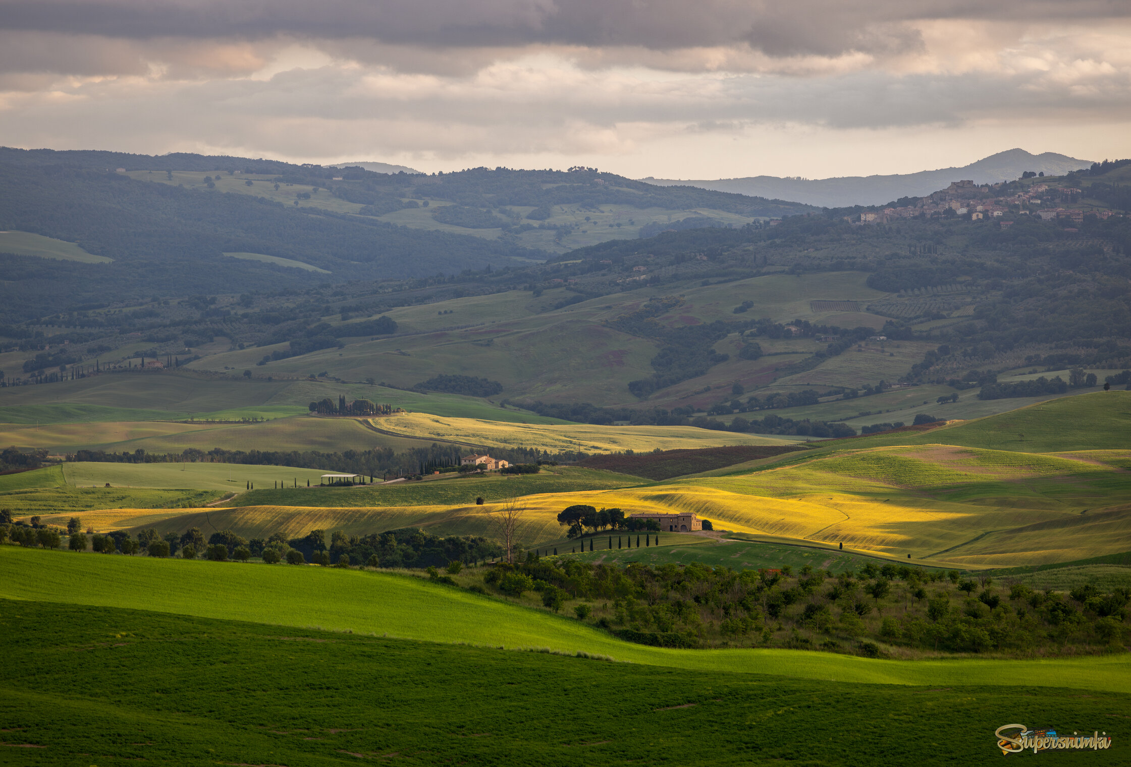 Свет на холмах