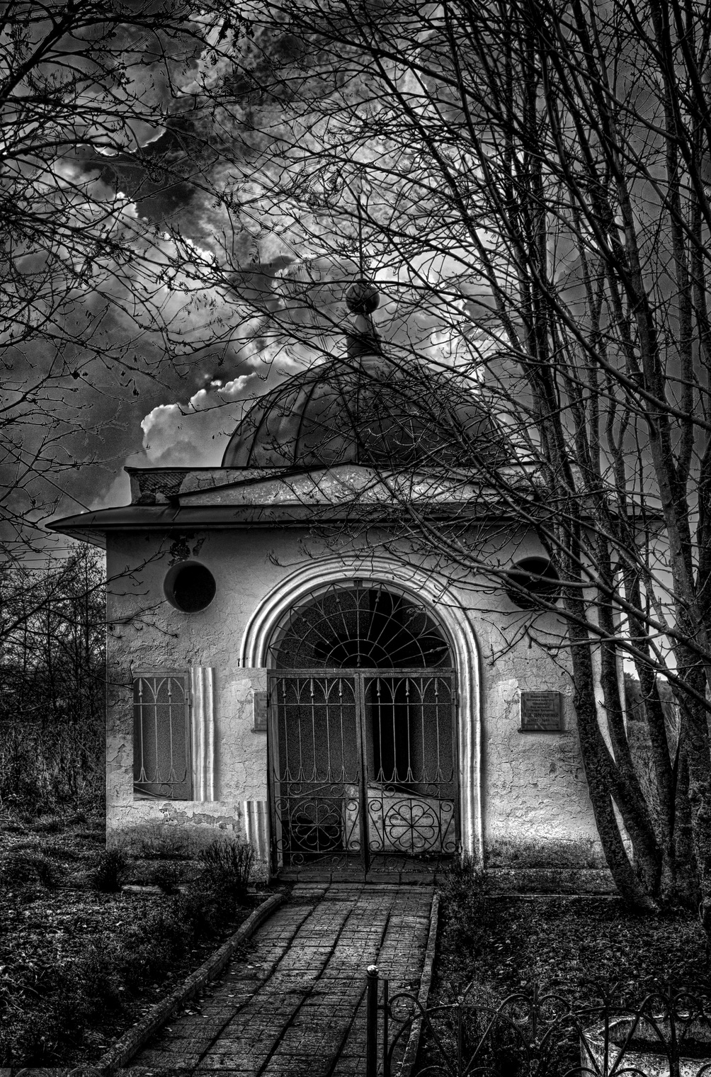 Часовня над могилой гетмана П.Д. Дорошенко