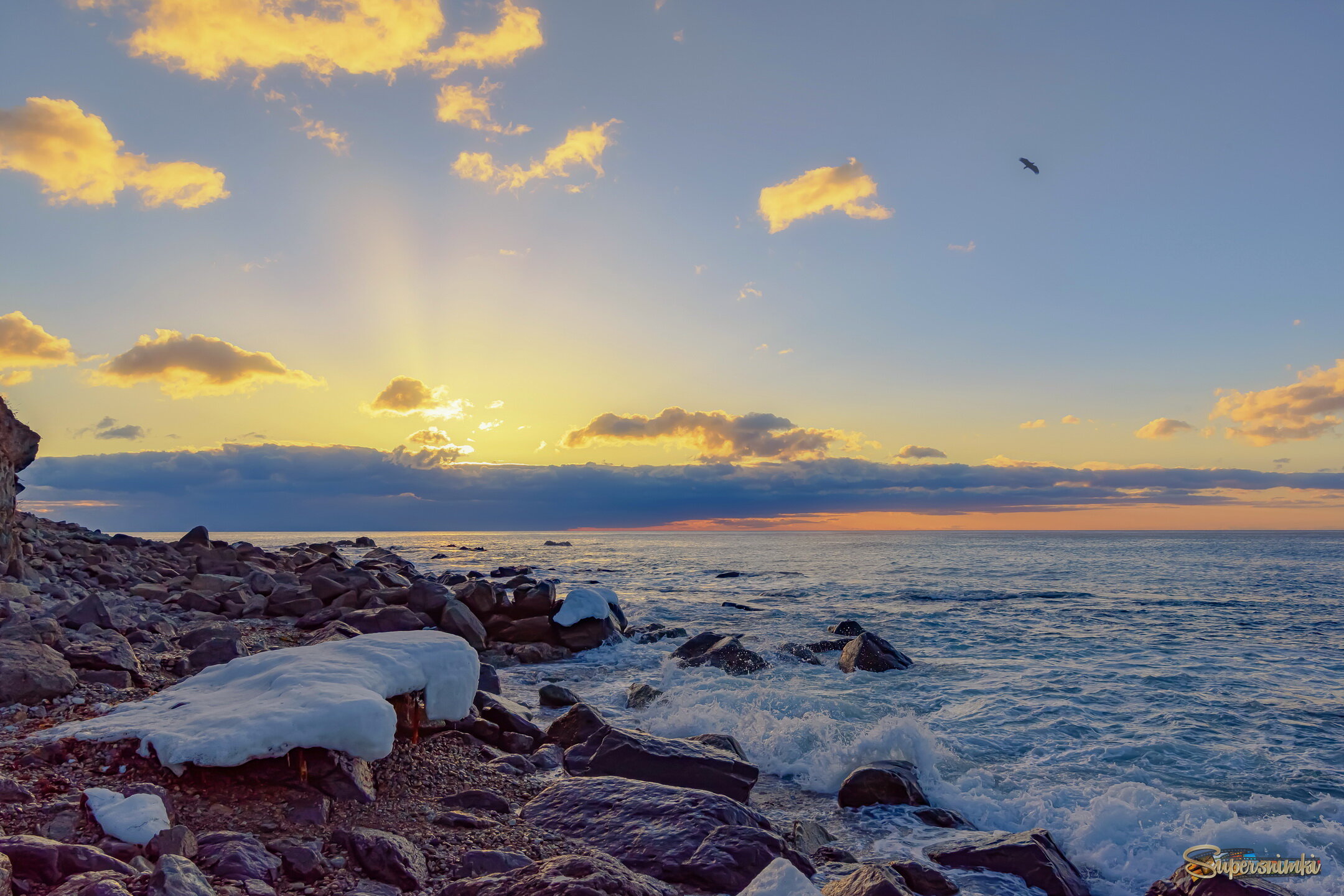 Восход в тучах