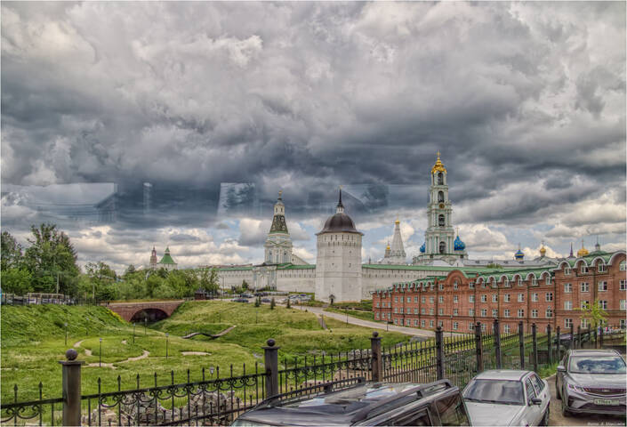 Свято-Троицкая Сергиева Лавра. Вид из окна экскурсионного автобуса.