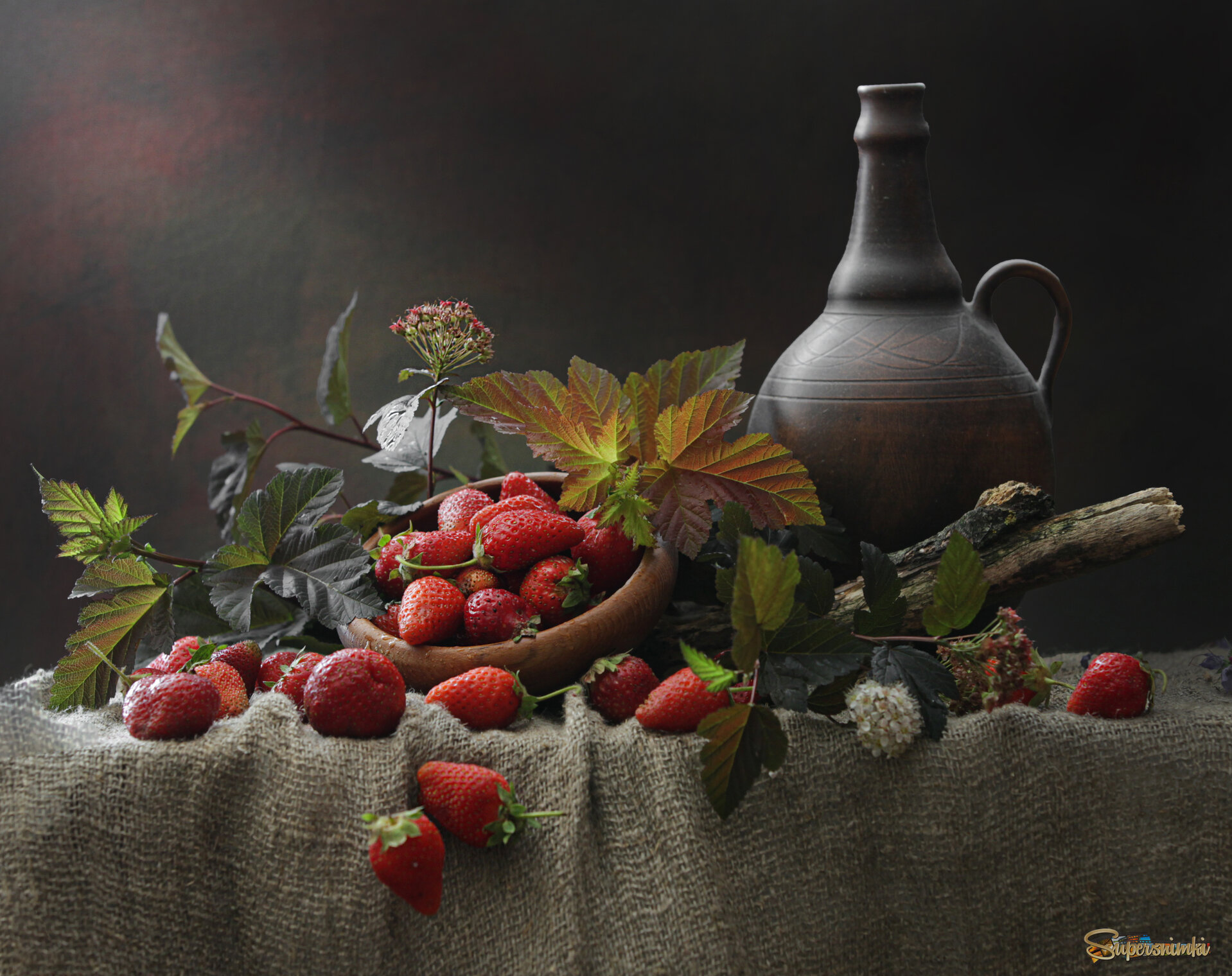 Июнь. клубника