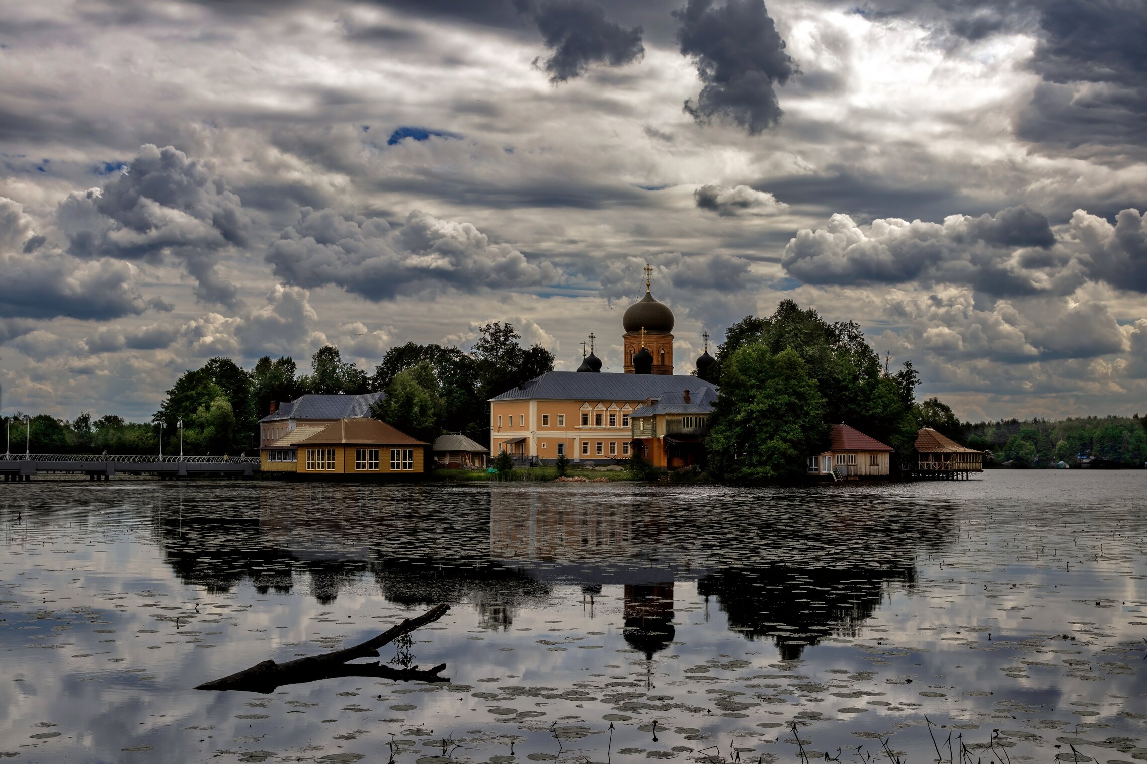 Покровская Свято-Введенская Островная пустынь
