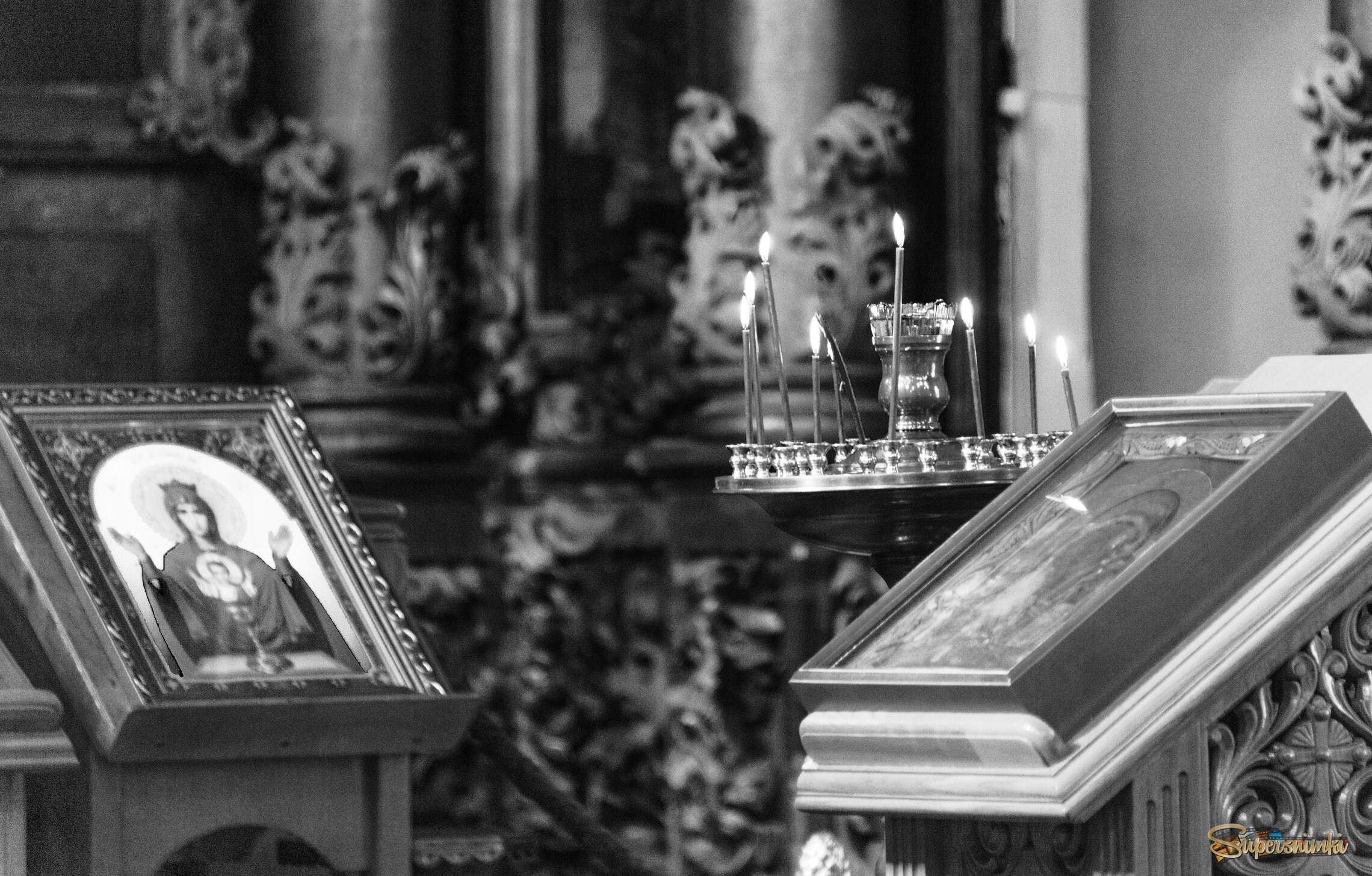 " Нам свечи назначают место встречи..." (А. Алякин)