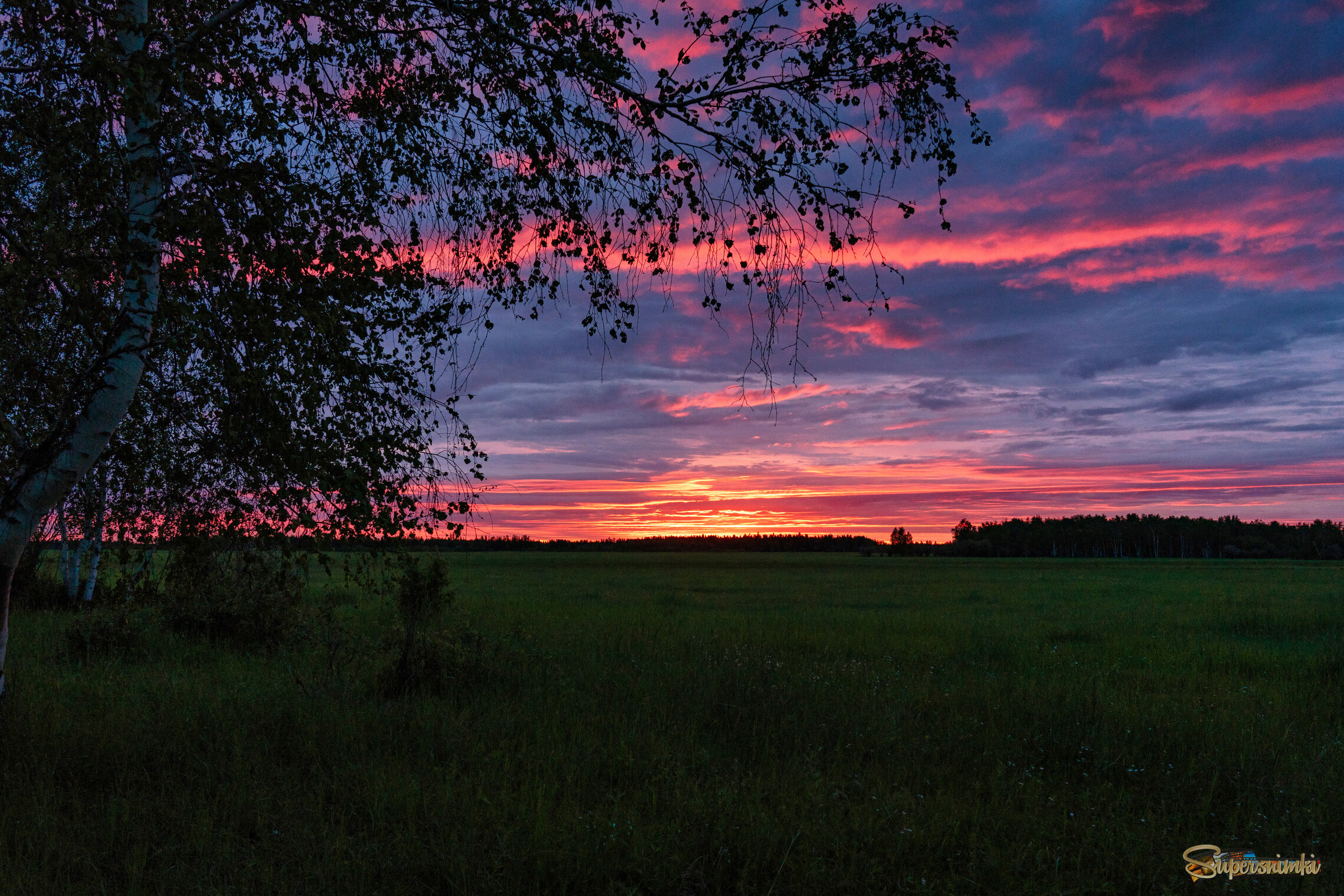 Закат в полнеба. Белая ночь