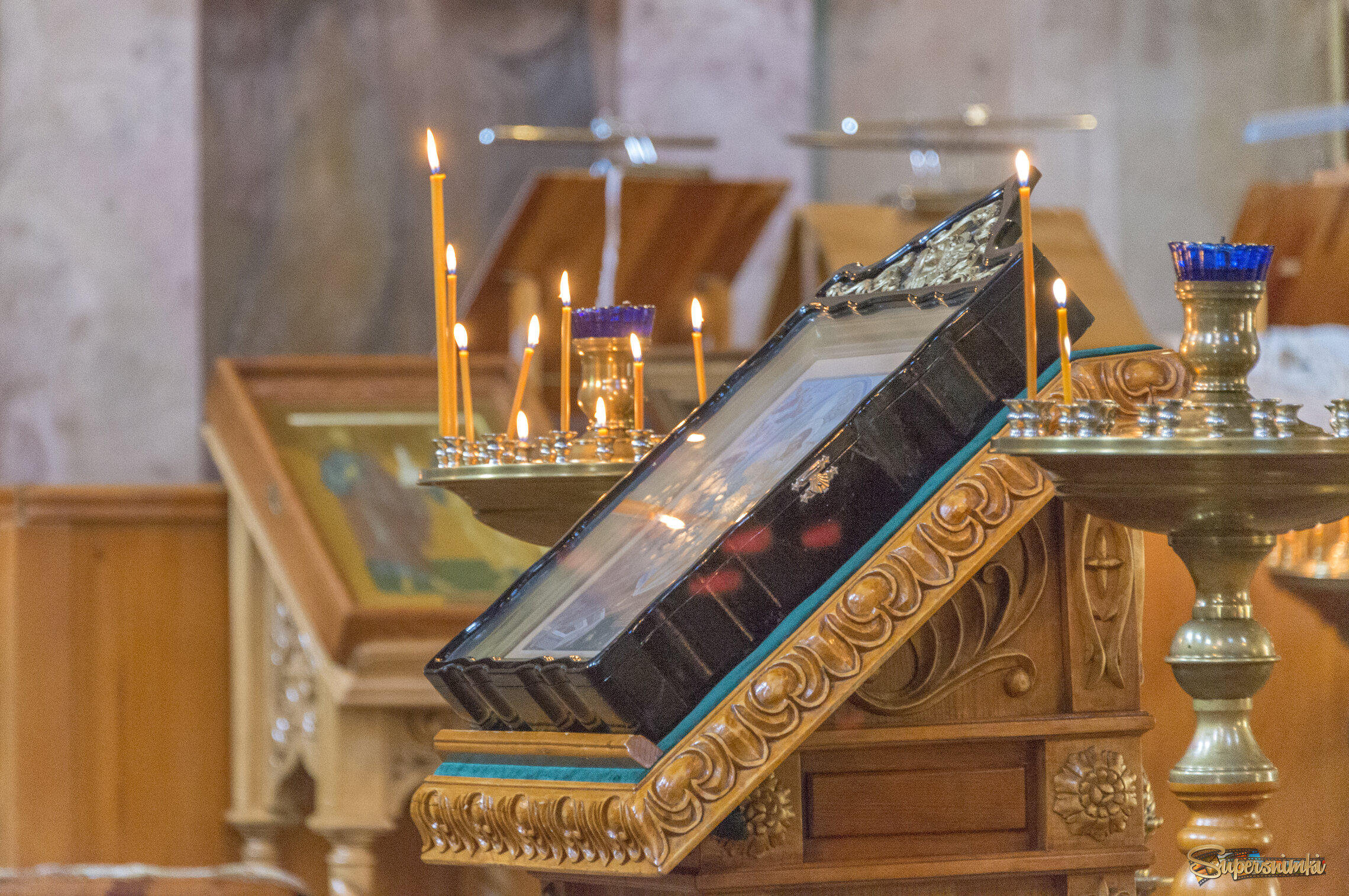 "Нам свечи назначают место встречи..." (А. Алякин)