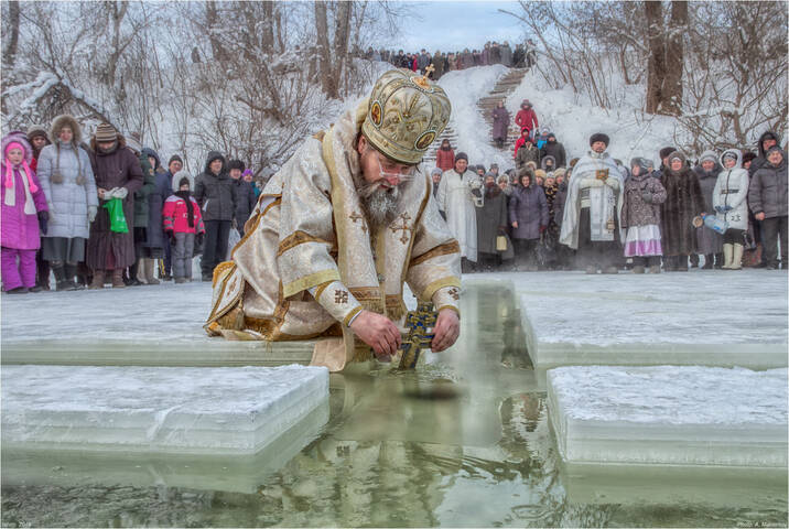 Епископ Евтихий. Погружение креста. 19.01.2016