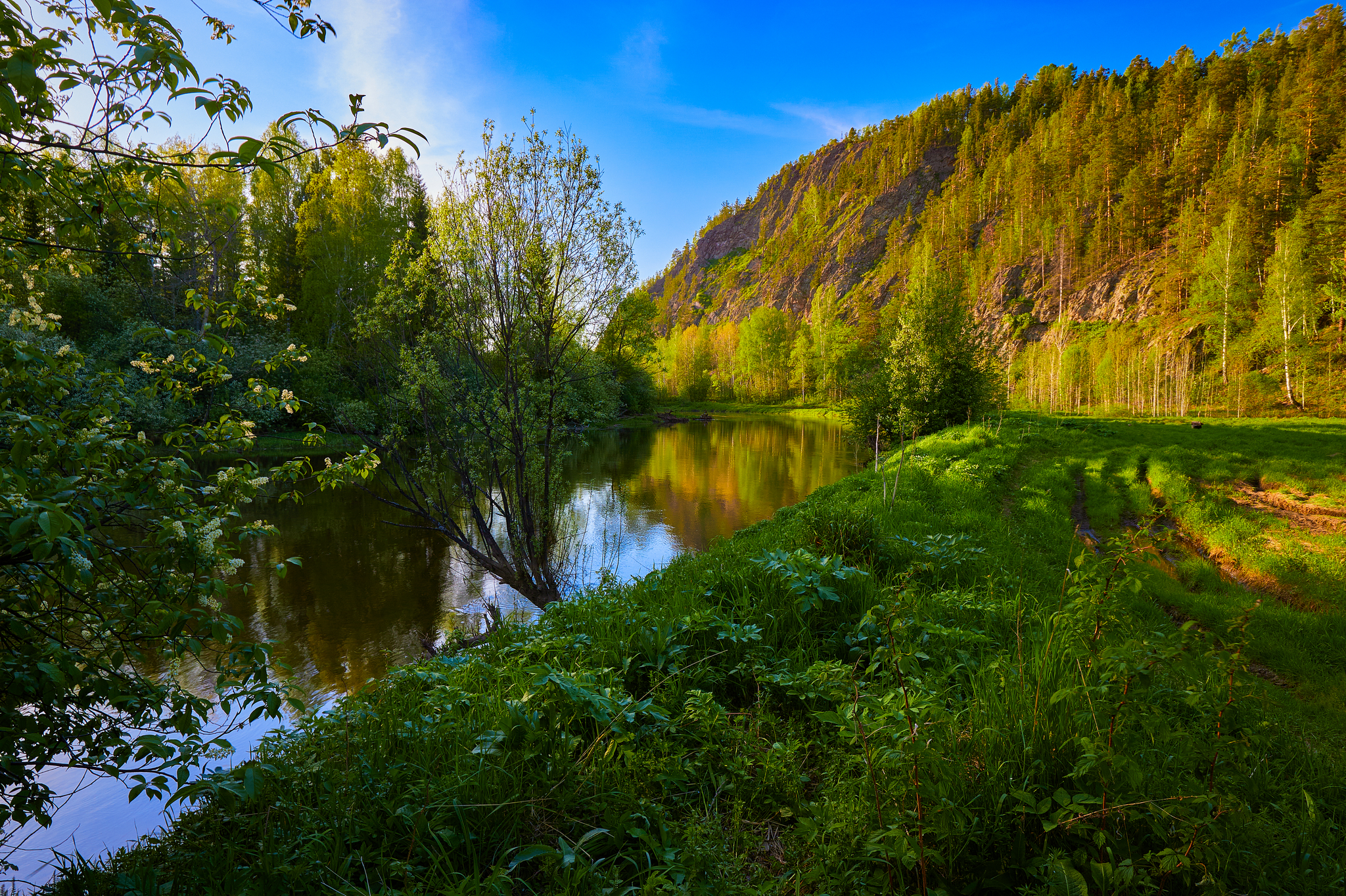 Был вечер мая.
