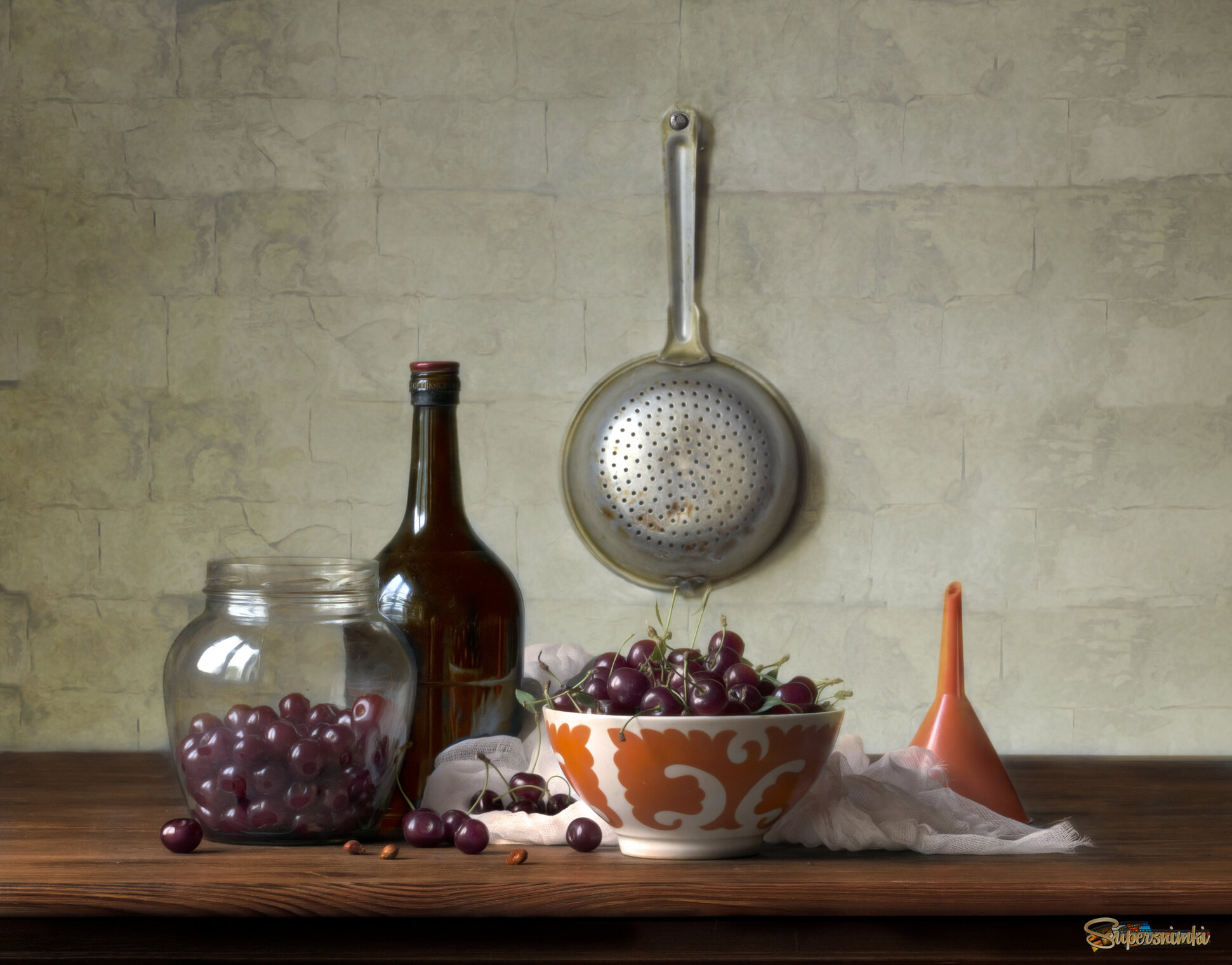 Натюрморт с вишней