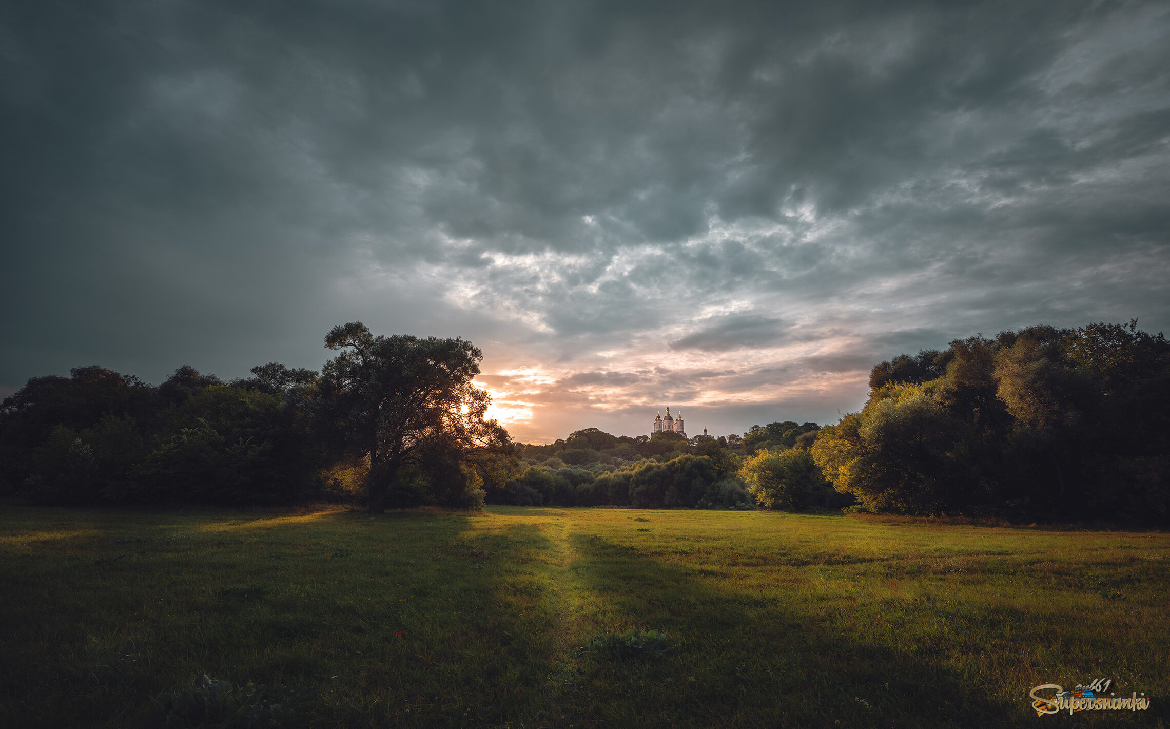 Обитель на закате