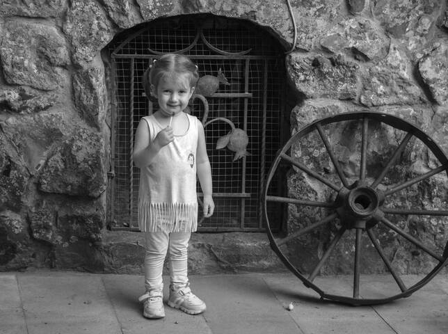 Моя маленькая внучка и колесо истории.