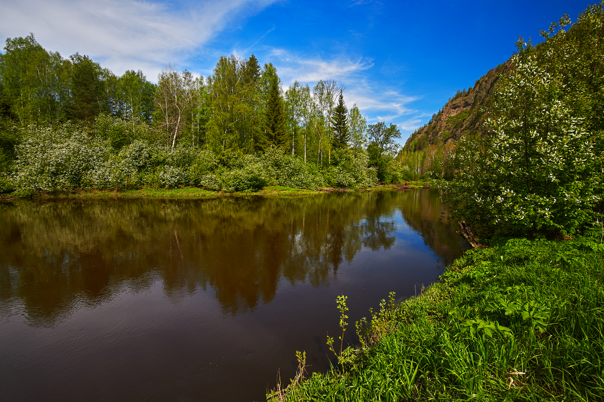 На рассвете.