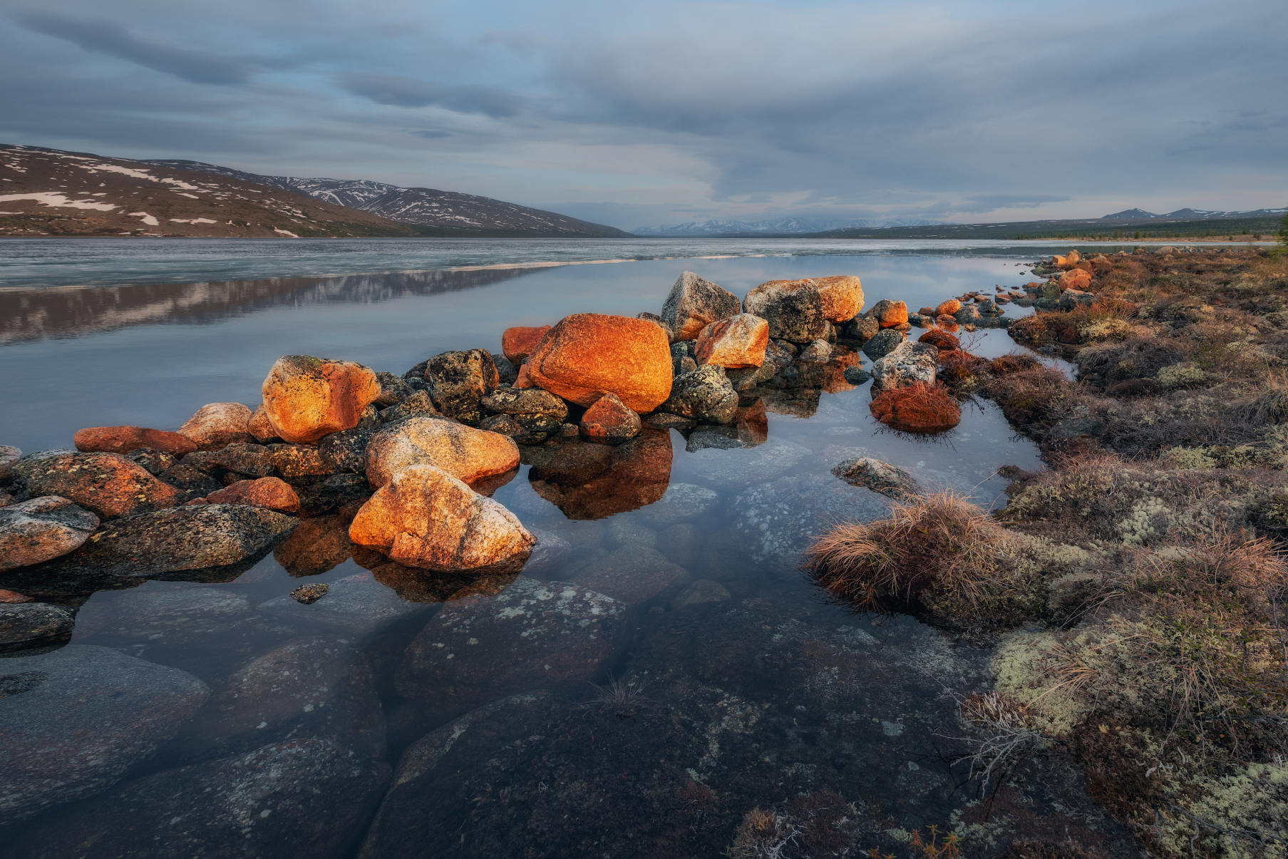 Камушки и вода