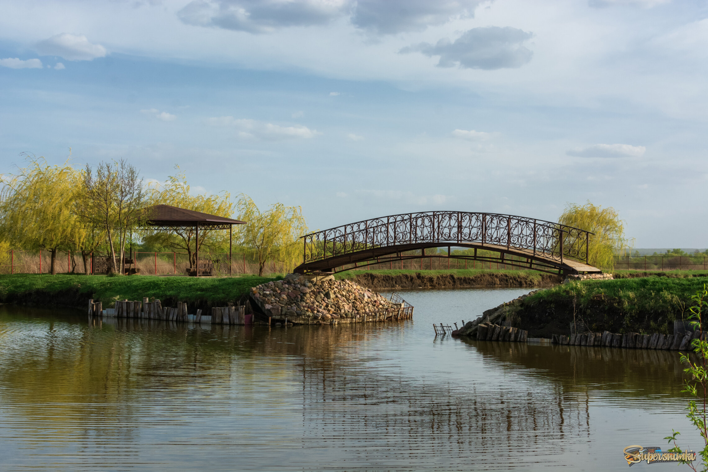 Вода и Свет породнены...Поют дуэтом...