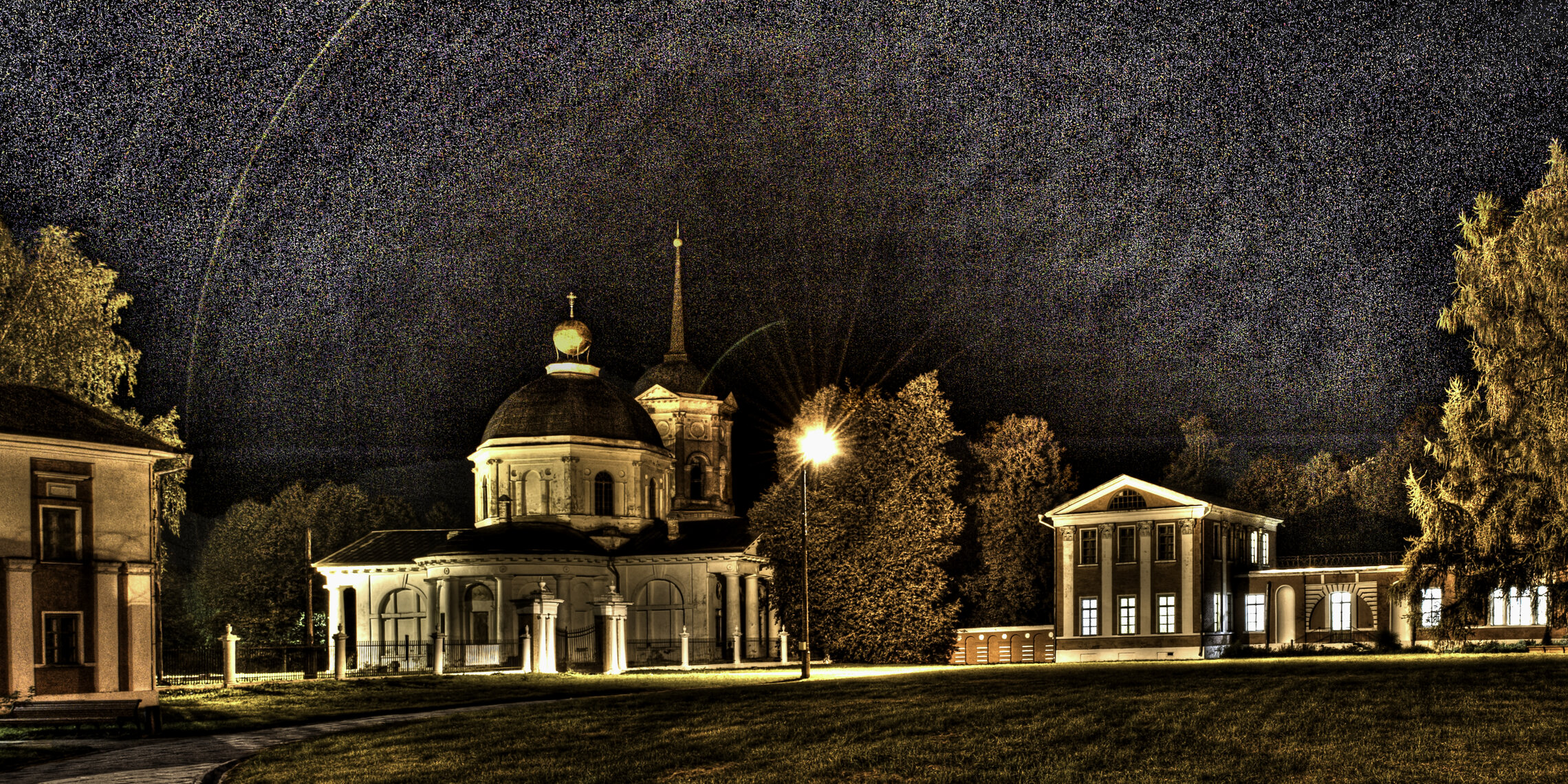 Goncharov estate (night photography)