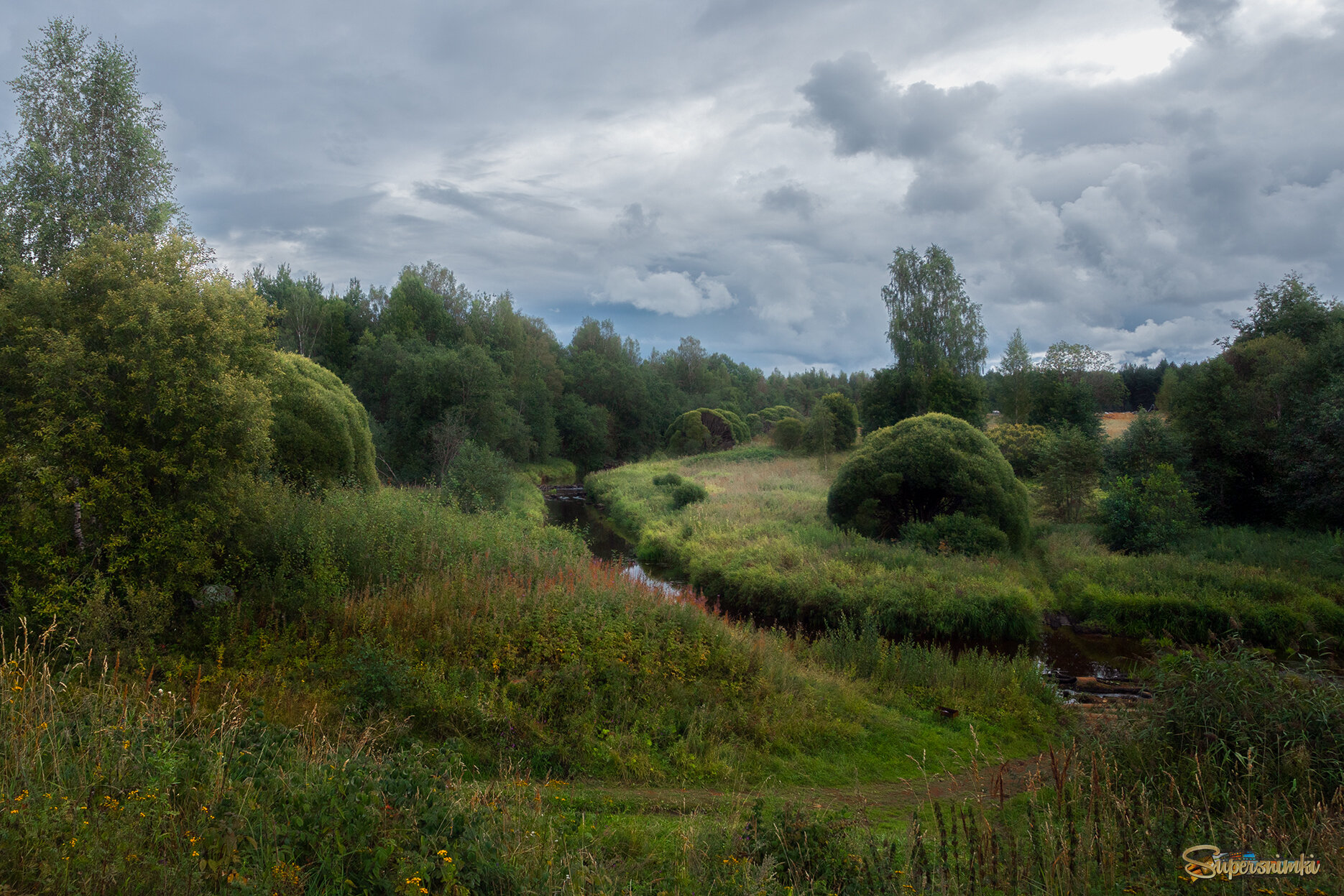 У реки два берега