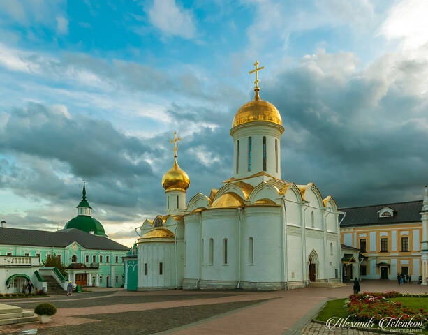 Собор Троицы Живоначальной в Свято-Троицкой Сергиевой Лавре.