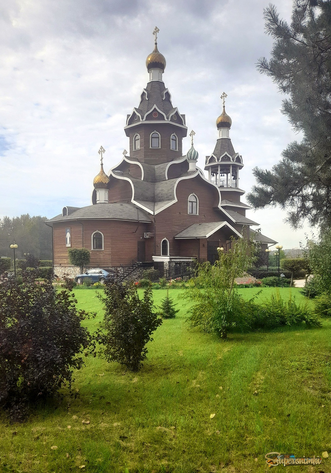 Богоявленский храм в сентябре .