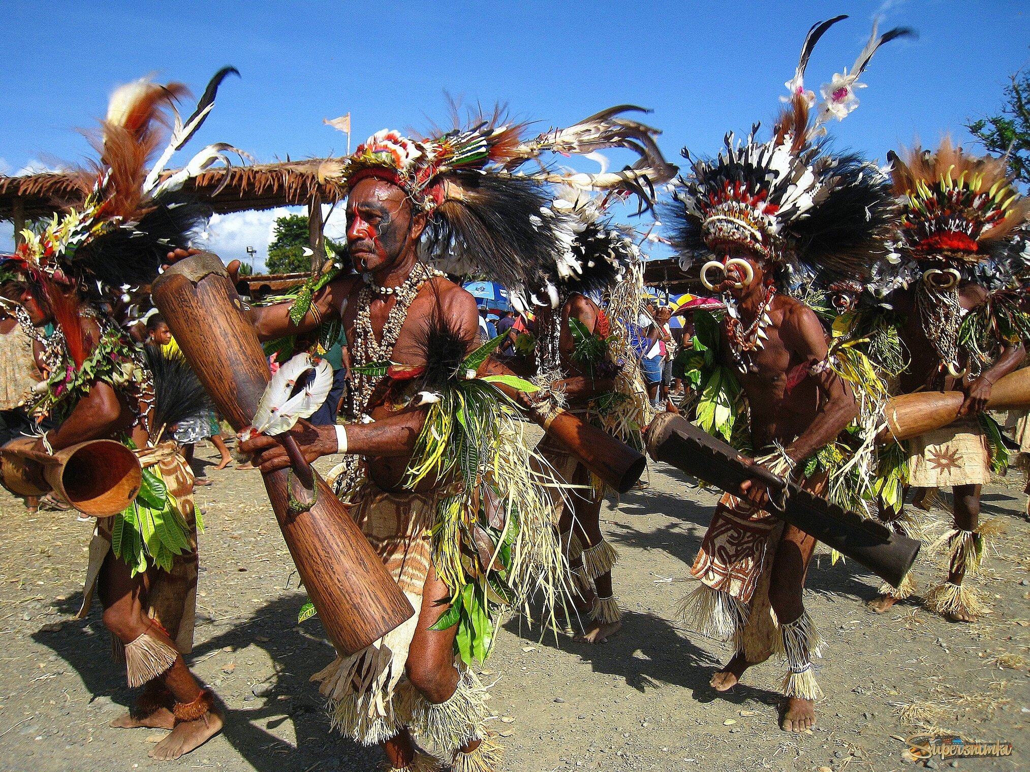 Танец с барабанами, Папуа-Новая Гвинея.