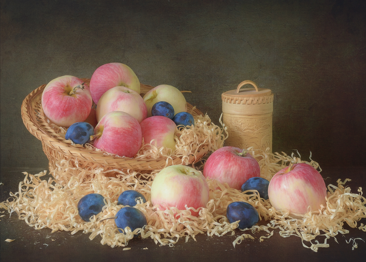 натюрморт с яблоками
