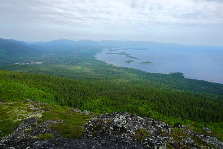 С видом на залив