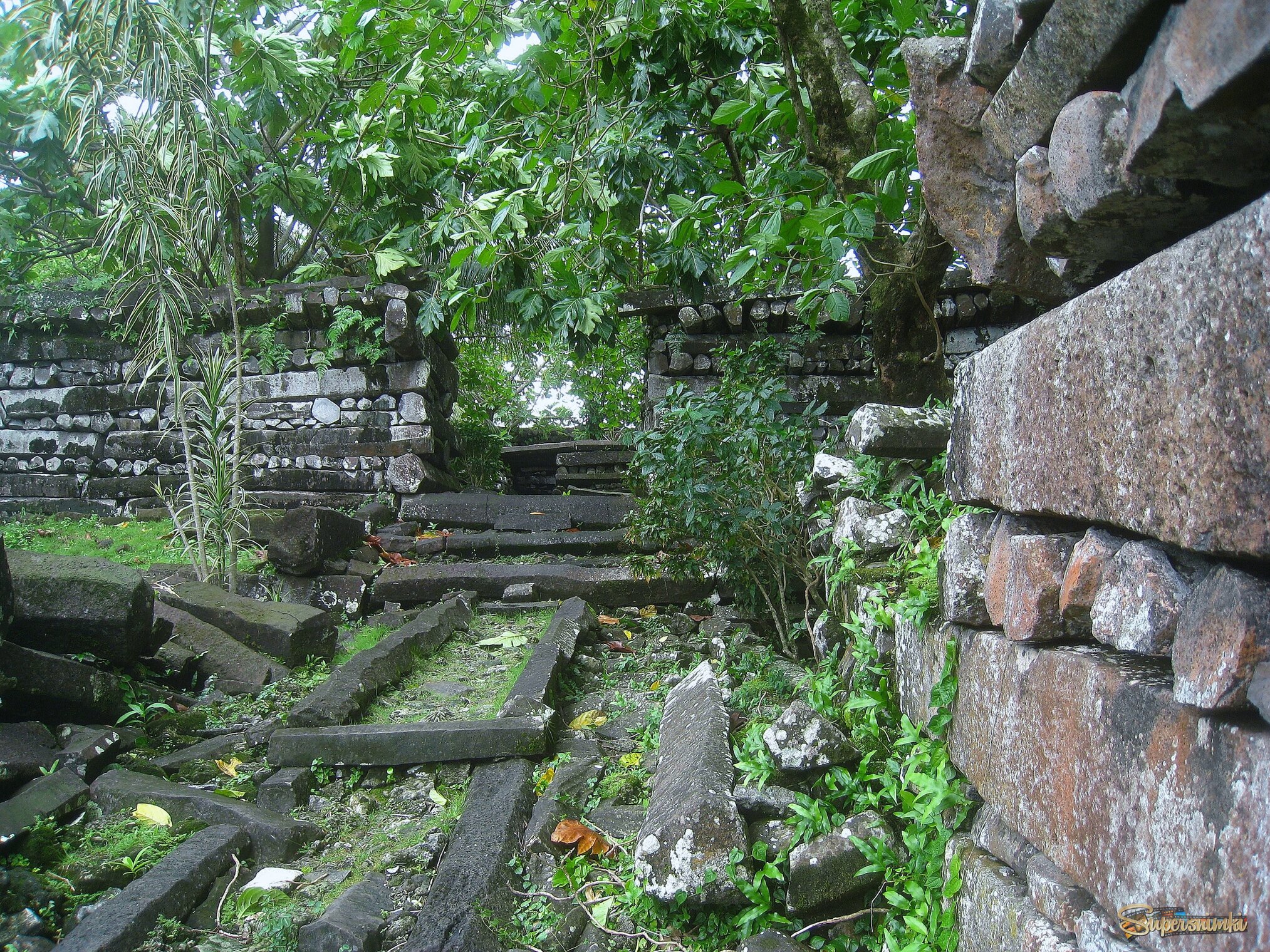 Развалины древнего города Нан-Мадол.