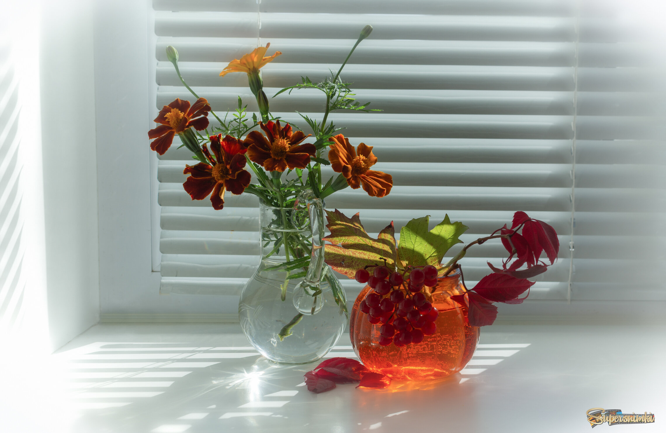 Осень рыжая на моём окне...