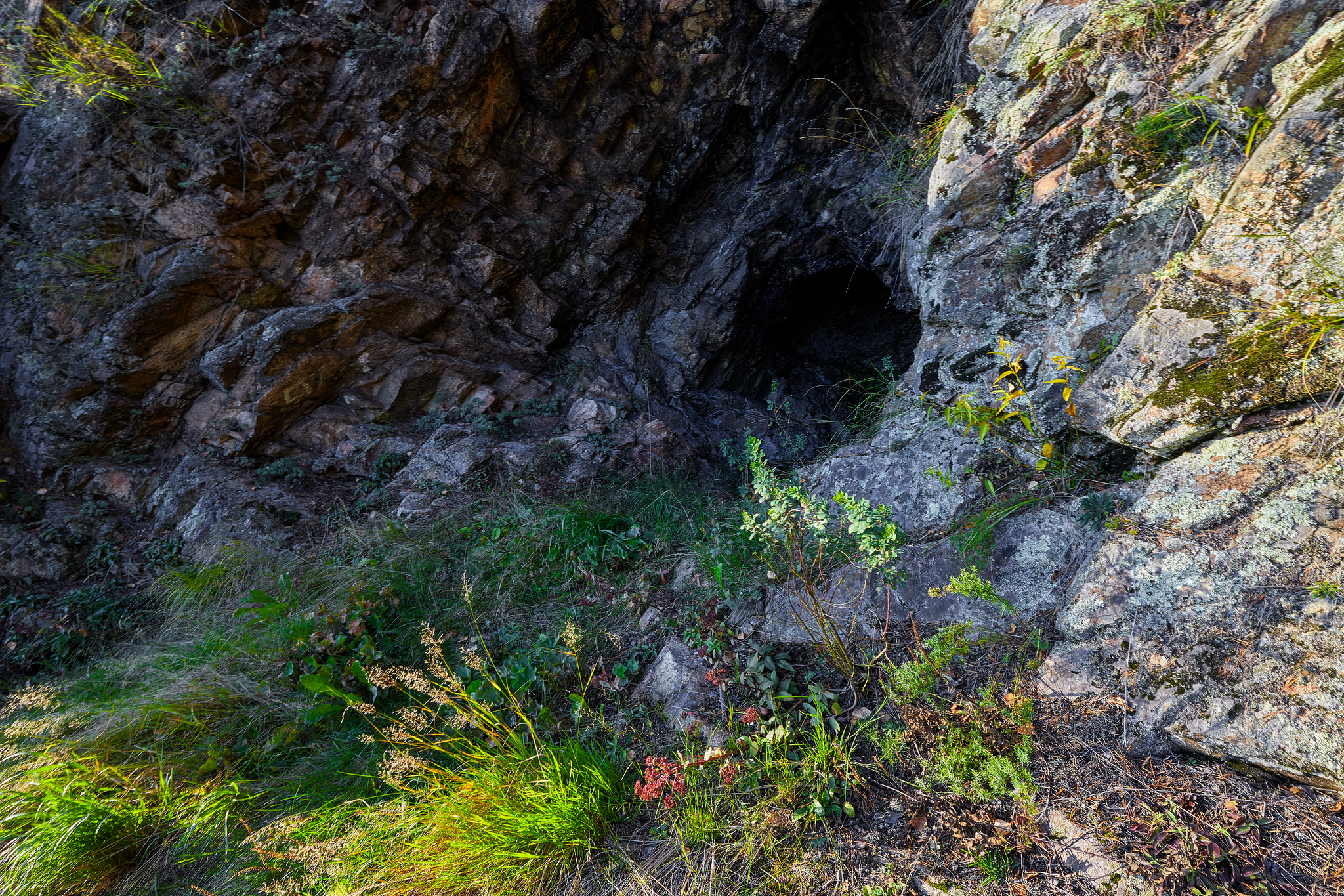 Таинственная пещера.