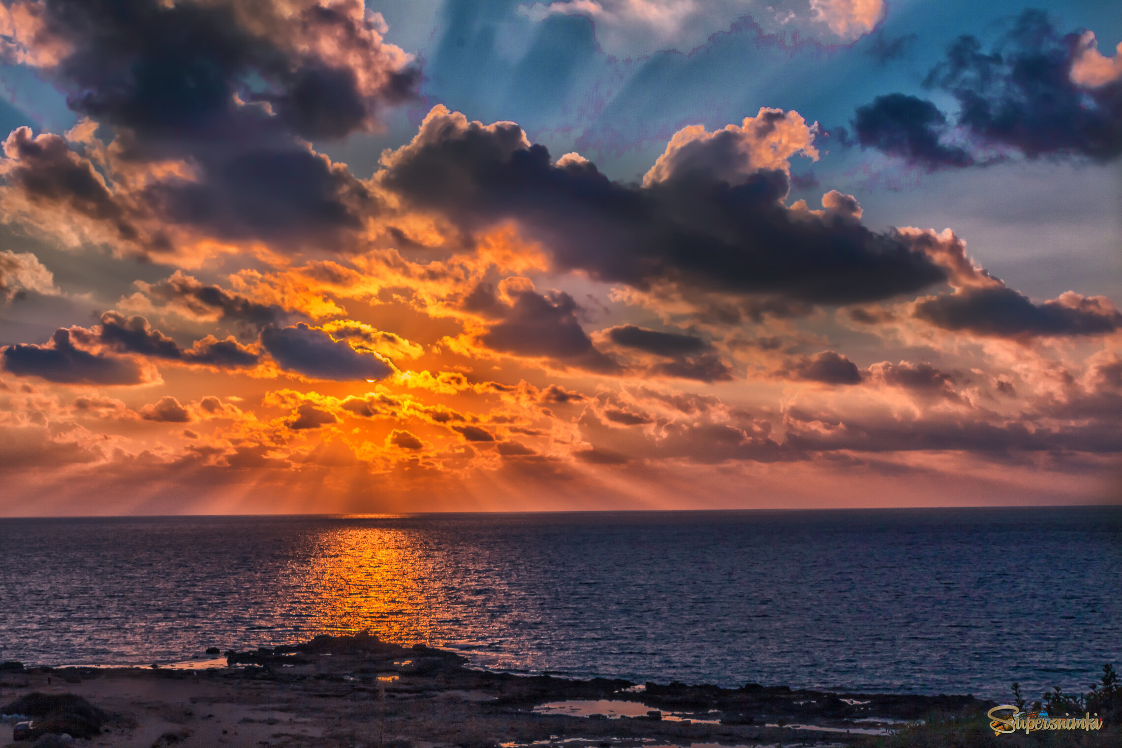 Уходит день