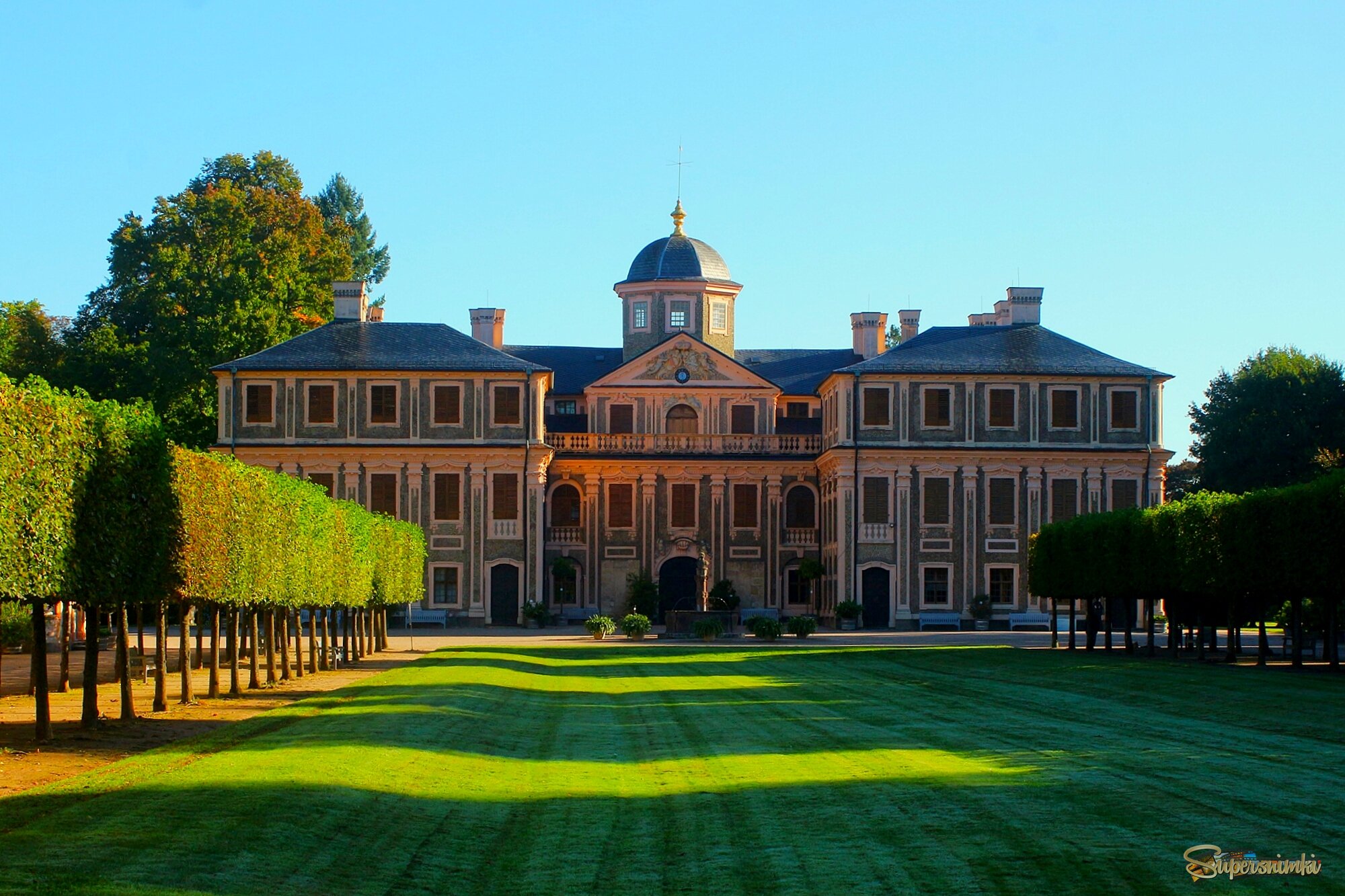 Замок Фаворит