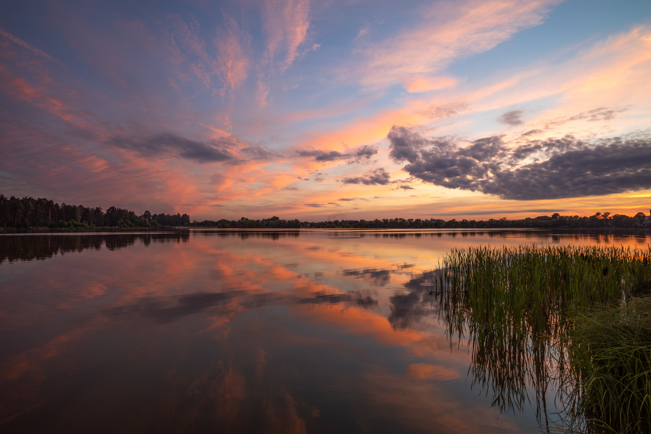 вечер рисует