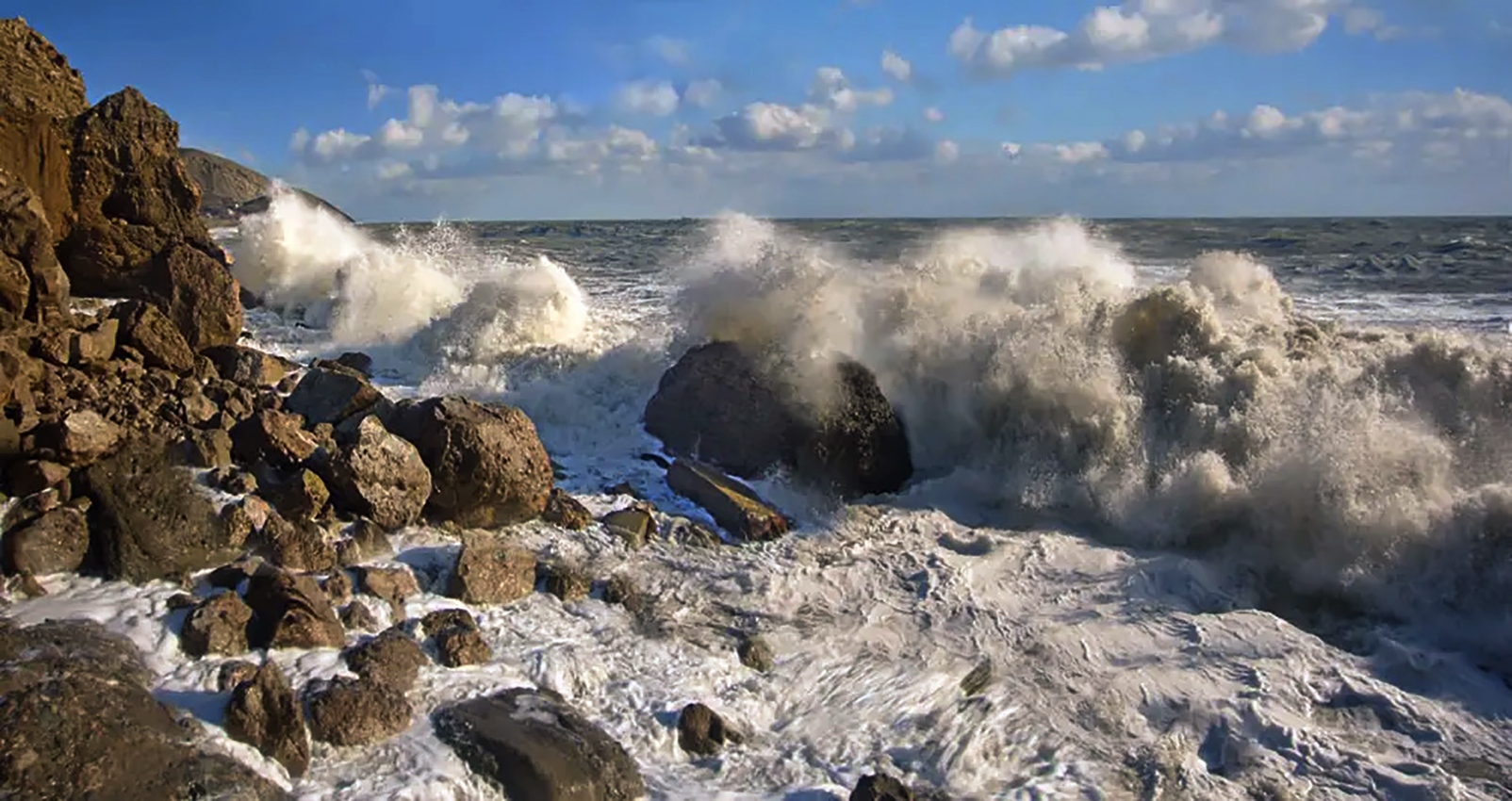 Море волнуется