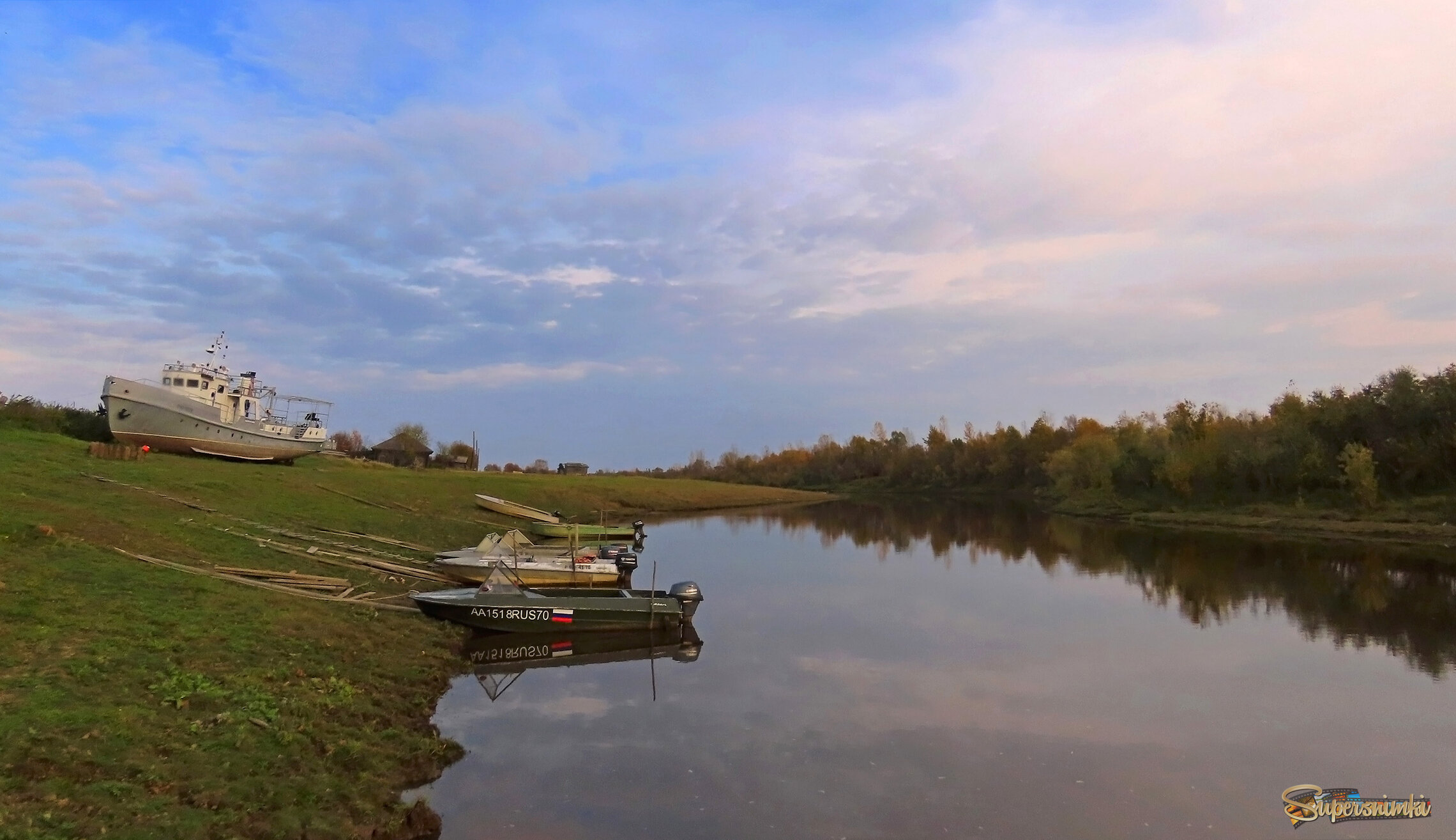 Осенний вечер на реке