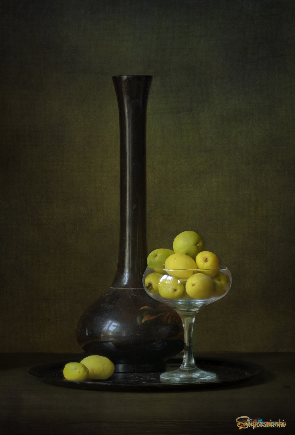 Натюрморт с японской айвой