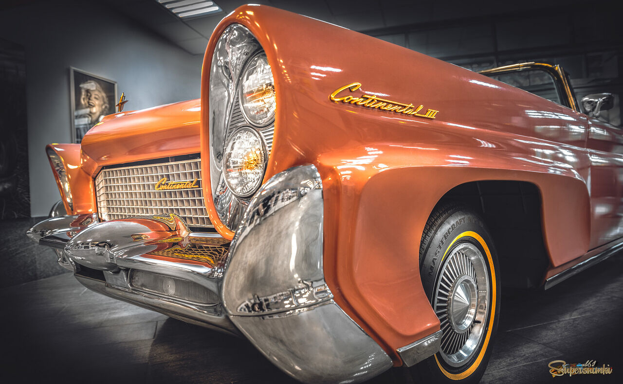 Lincoln Continental 