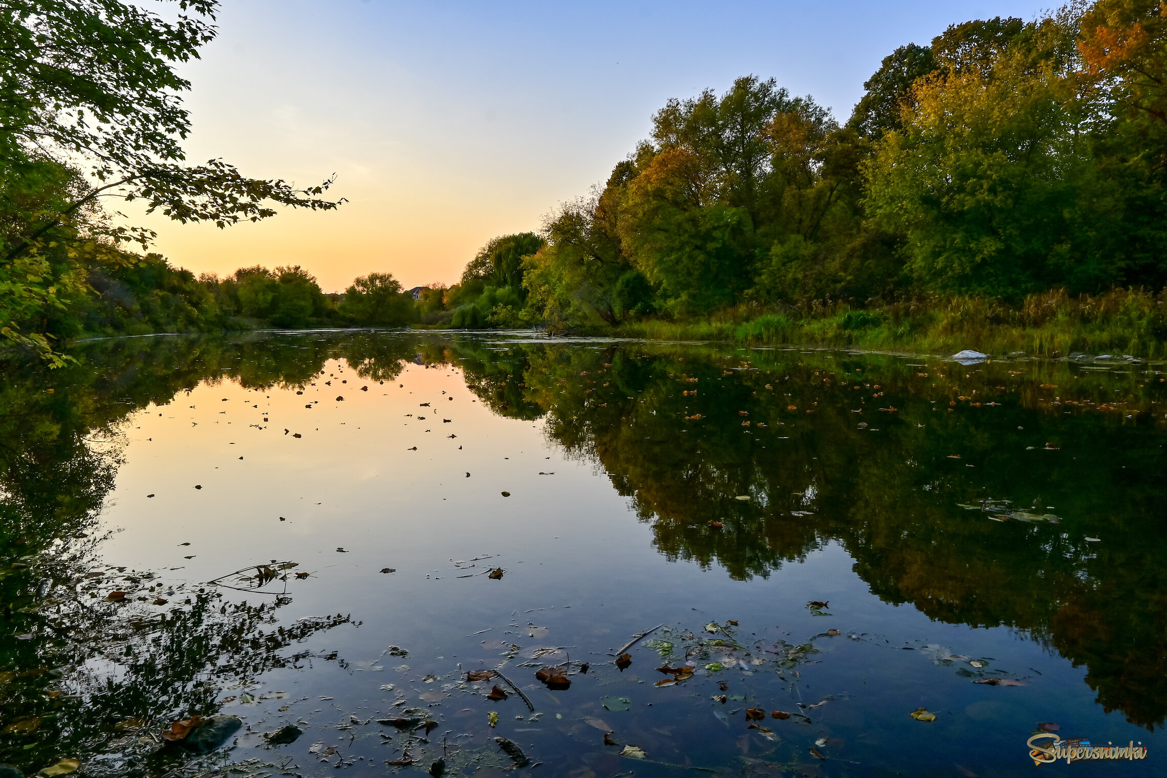Гаснет день...