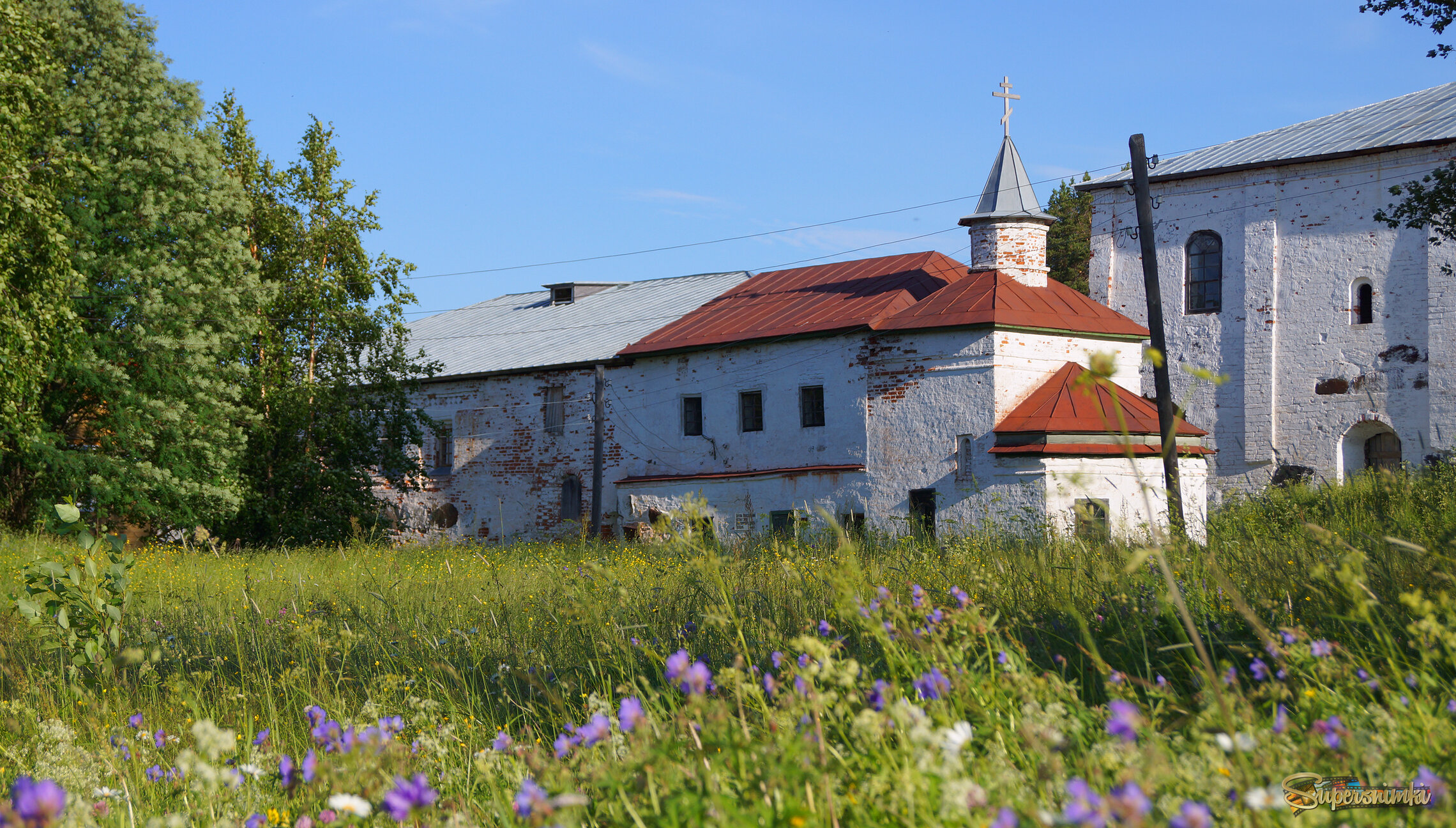 Надкладезная церковь Происхождения Честных Древ Животворящего Креста (1660)