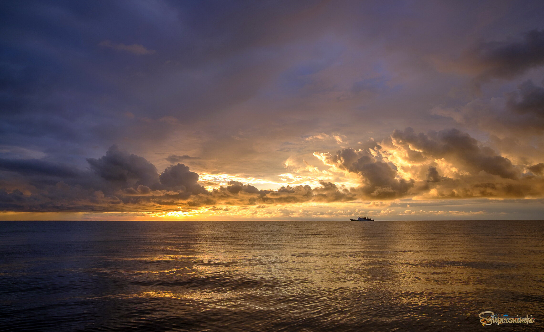 Про одинокий кораблик