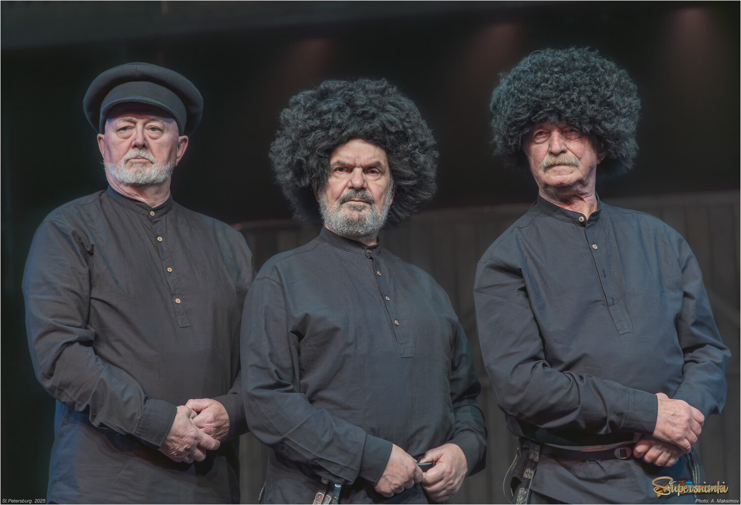 Три кинто. Актёры з. а. России Александр Павельев, Михаил Брискин и з. а. России Леонид Михайловский.