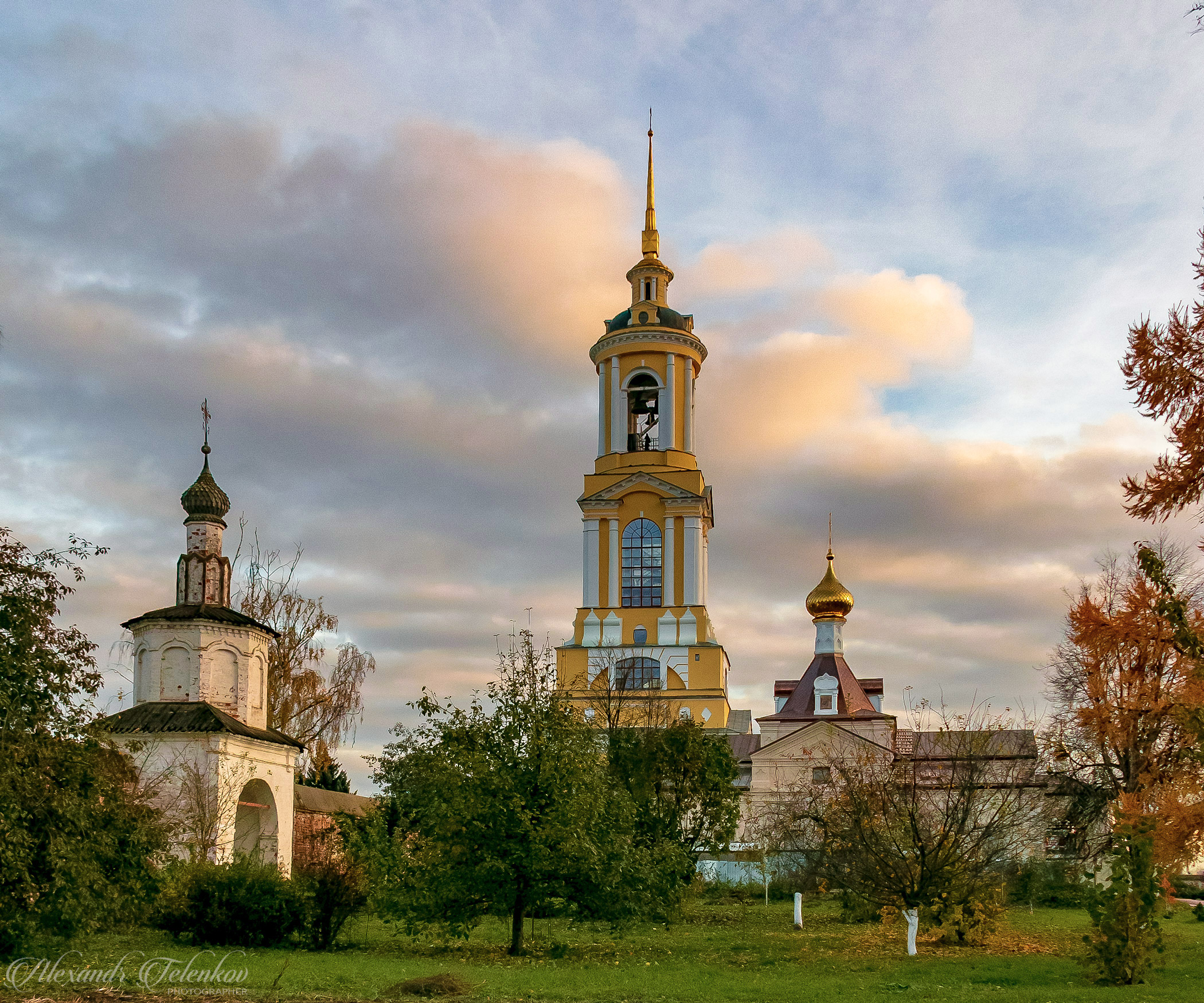 Суздаль. В Ризоположенском женском монастыре.