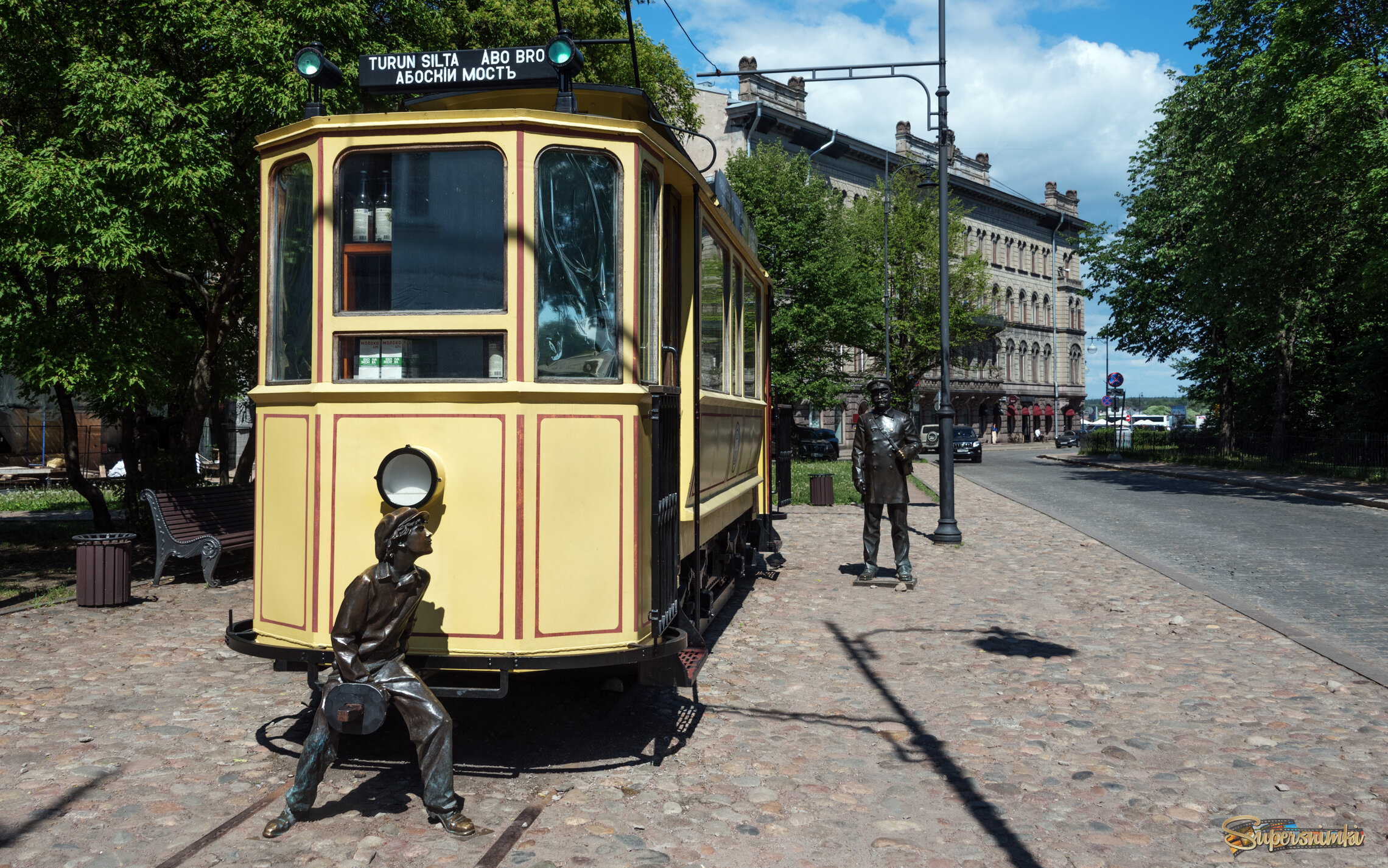 Про трамвай.